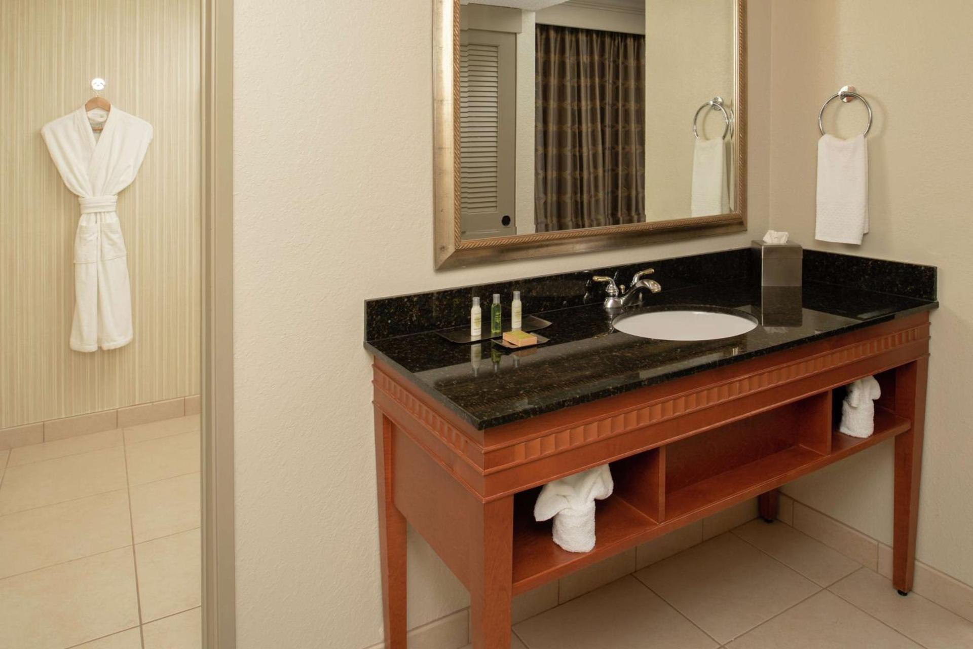 DoubleTree Suites by Hilton Seattle Airport/Southcenter photo 12