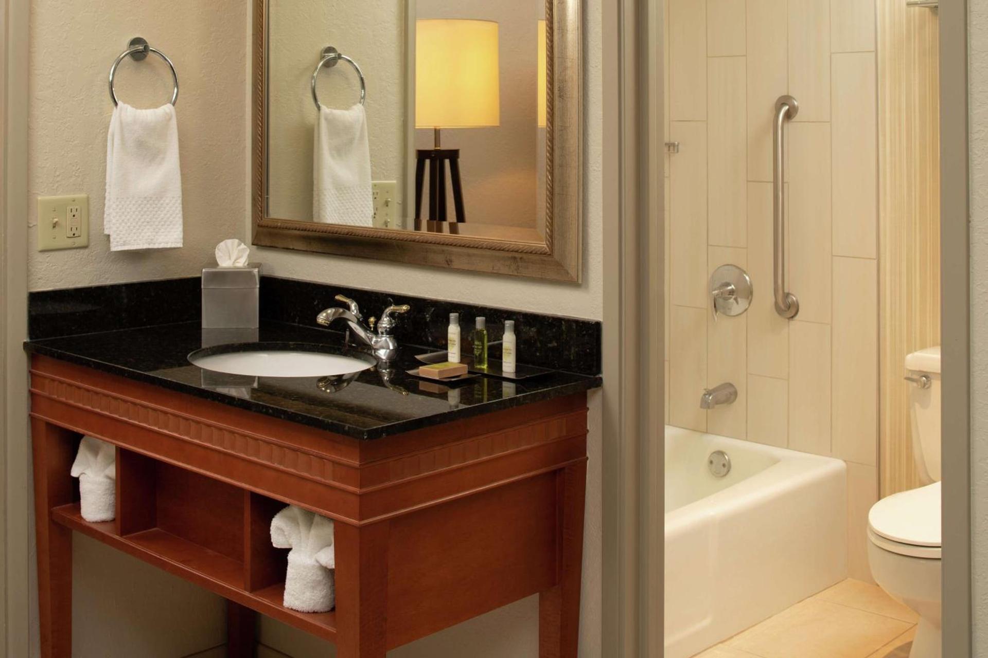 DoubleTree Suites by Hilton Seattle Airport/Southcenter photo 13