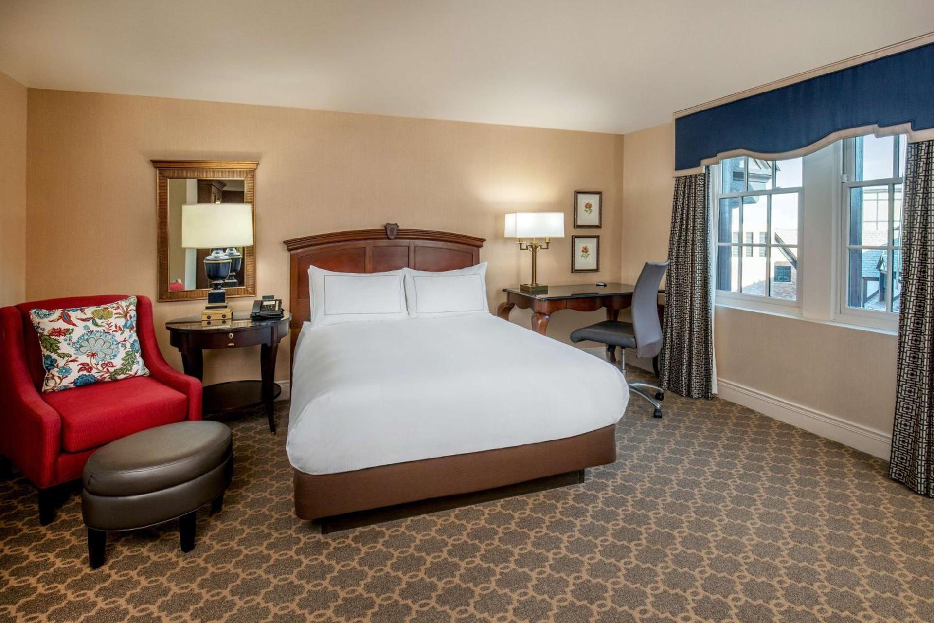 Hotel Roanoke & Conference Center, Curio Collection by Hilton photo 10