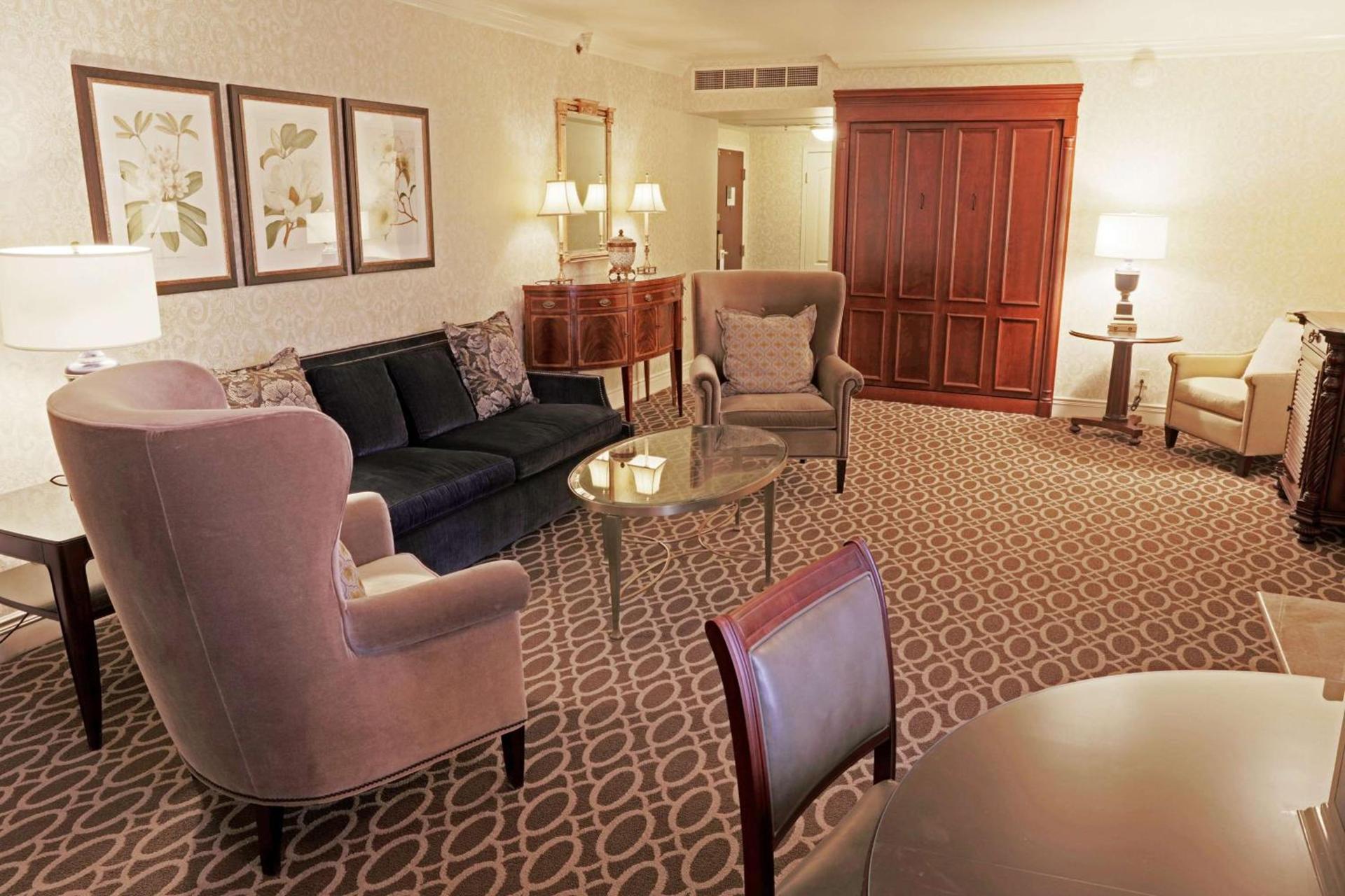 Hotel Roanoke & Conference Center, Curio Collection by Hilton photo 16