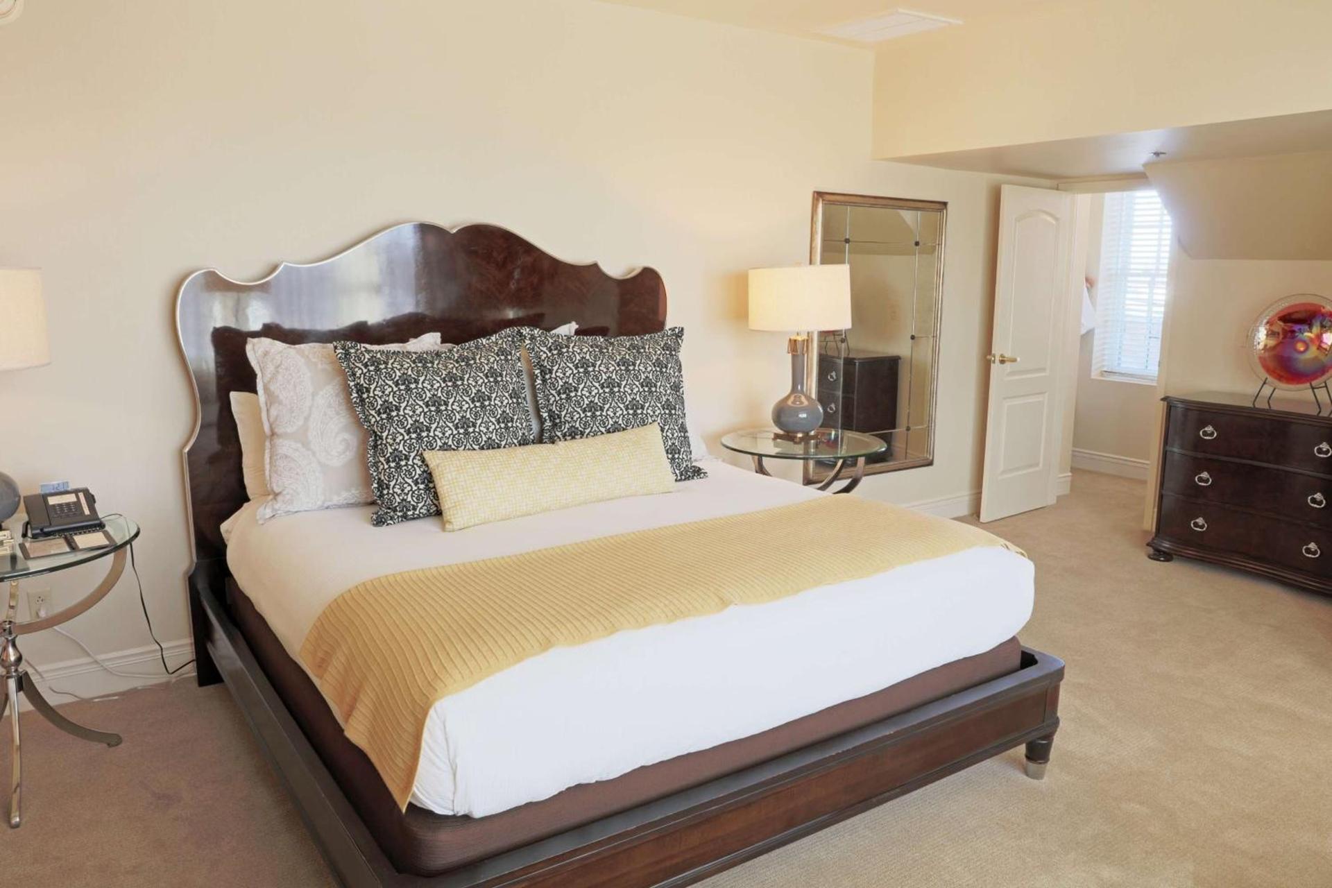 Hotel Roanoke & Conference Center, Curio Collection by Hilton photo 19