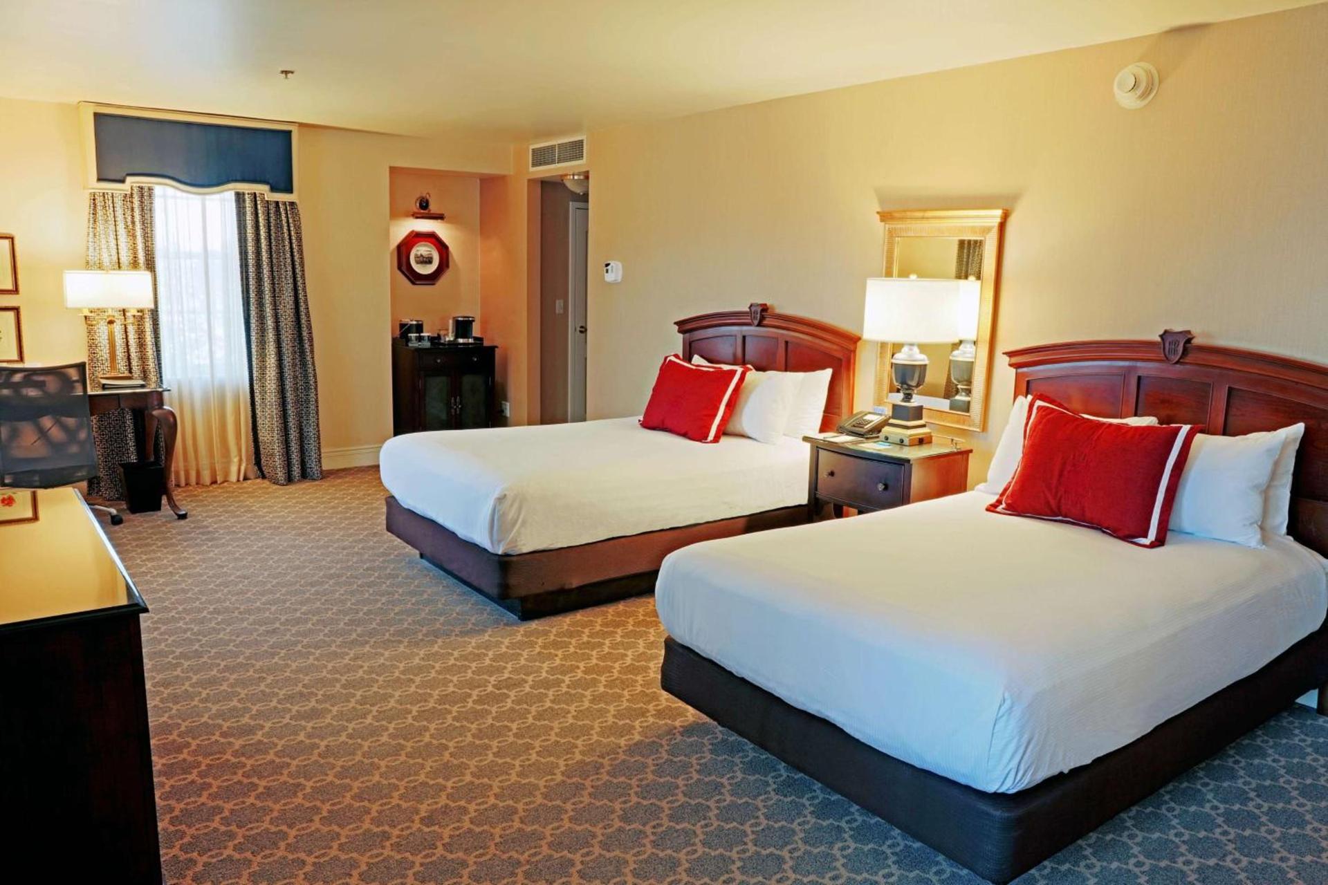 Hotel Roanoke & Conference Center, Curio Collection by Hilton photo 23