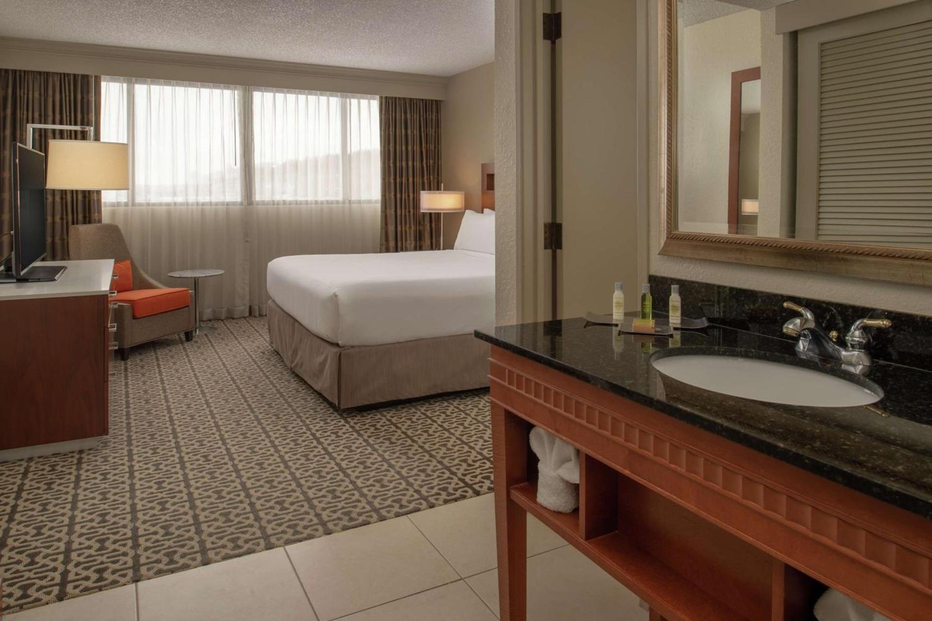 DoubleTree Suites by Hilton Seattle Airport/Southcenter photo 29