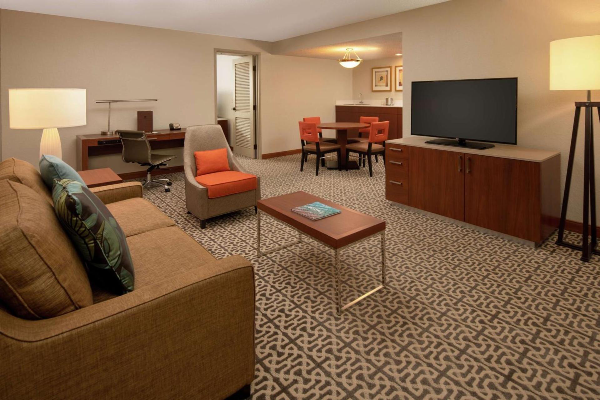 DoubleTree Suites by Hilton Seattle Airport/Southcenter photo 30