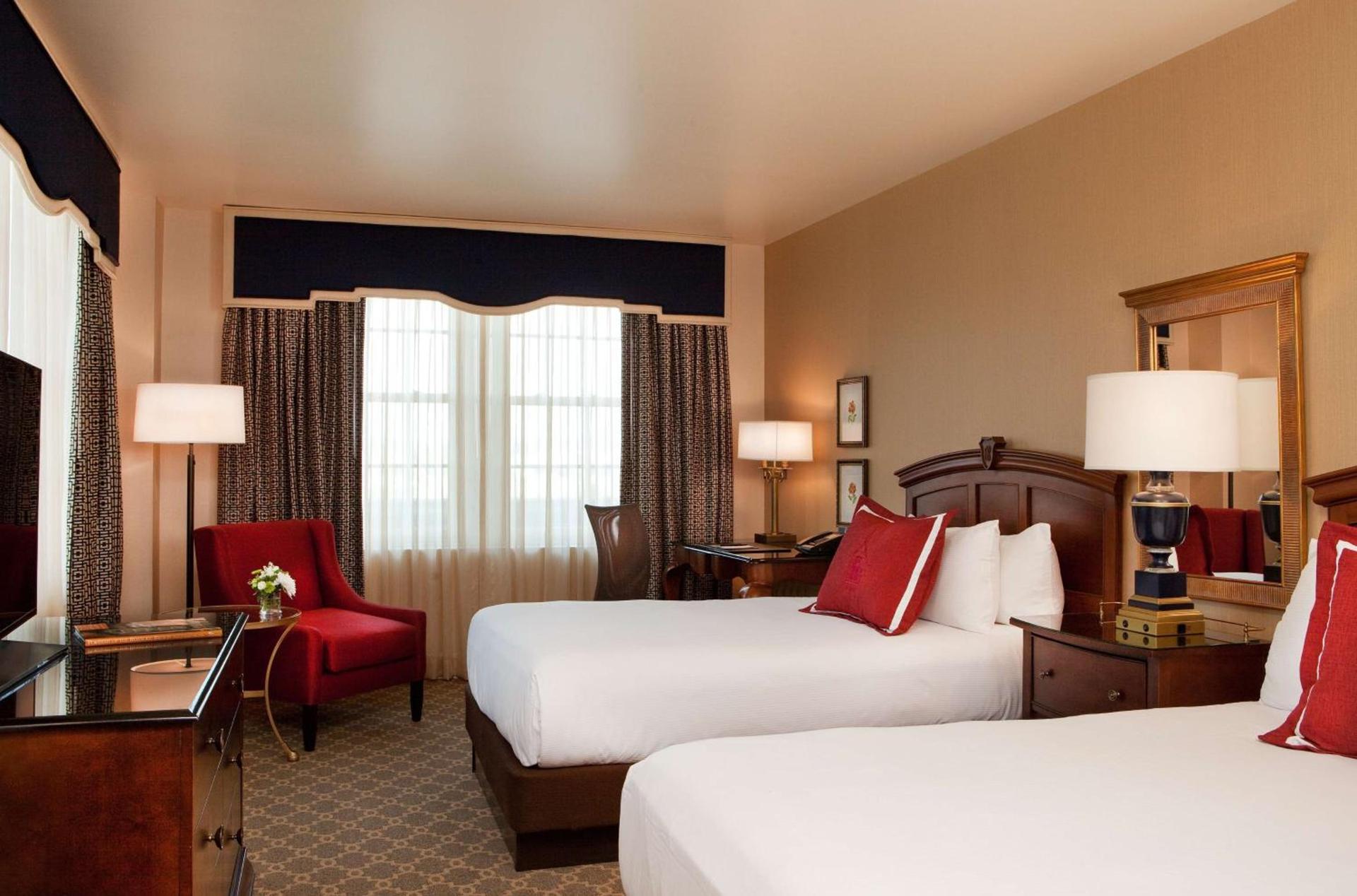 Hotel Roanoke & Conference Center, Curio Collection by Hilton photo 29