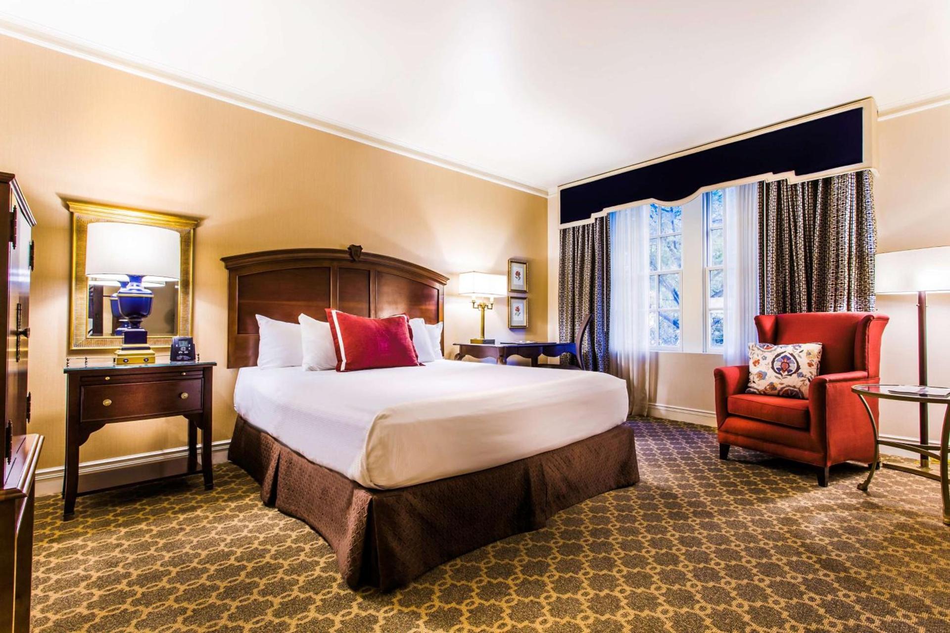 Hotel Roanoke & Conference Center, Curio Collection by Hilton photo 30