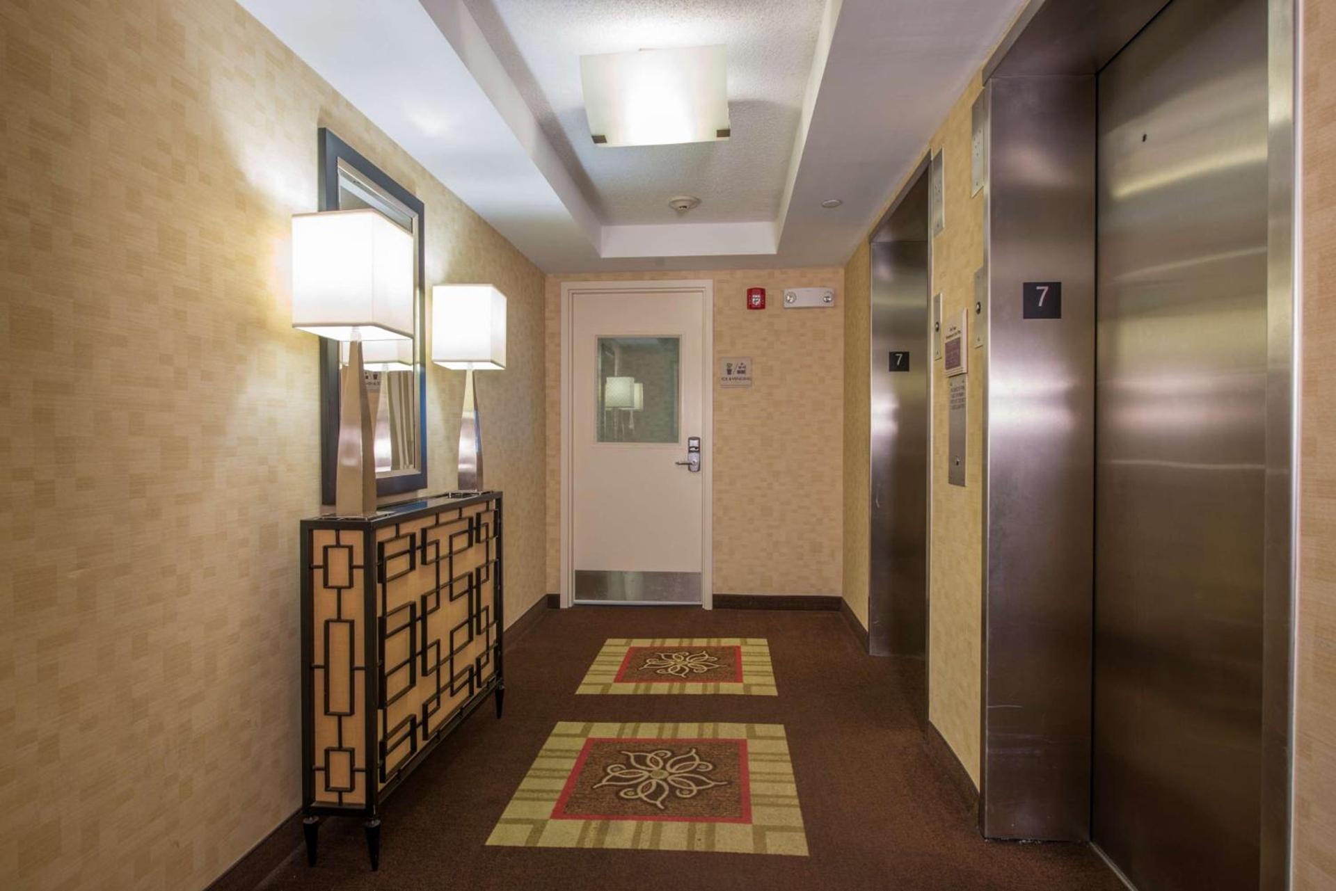 Hilton Garden Inn Atlanta Airport North photo 15