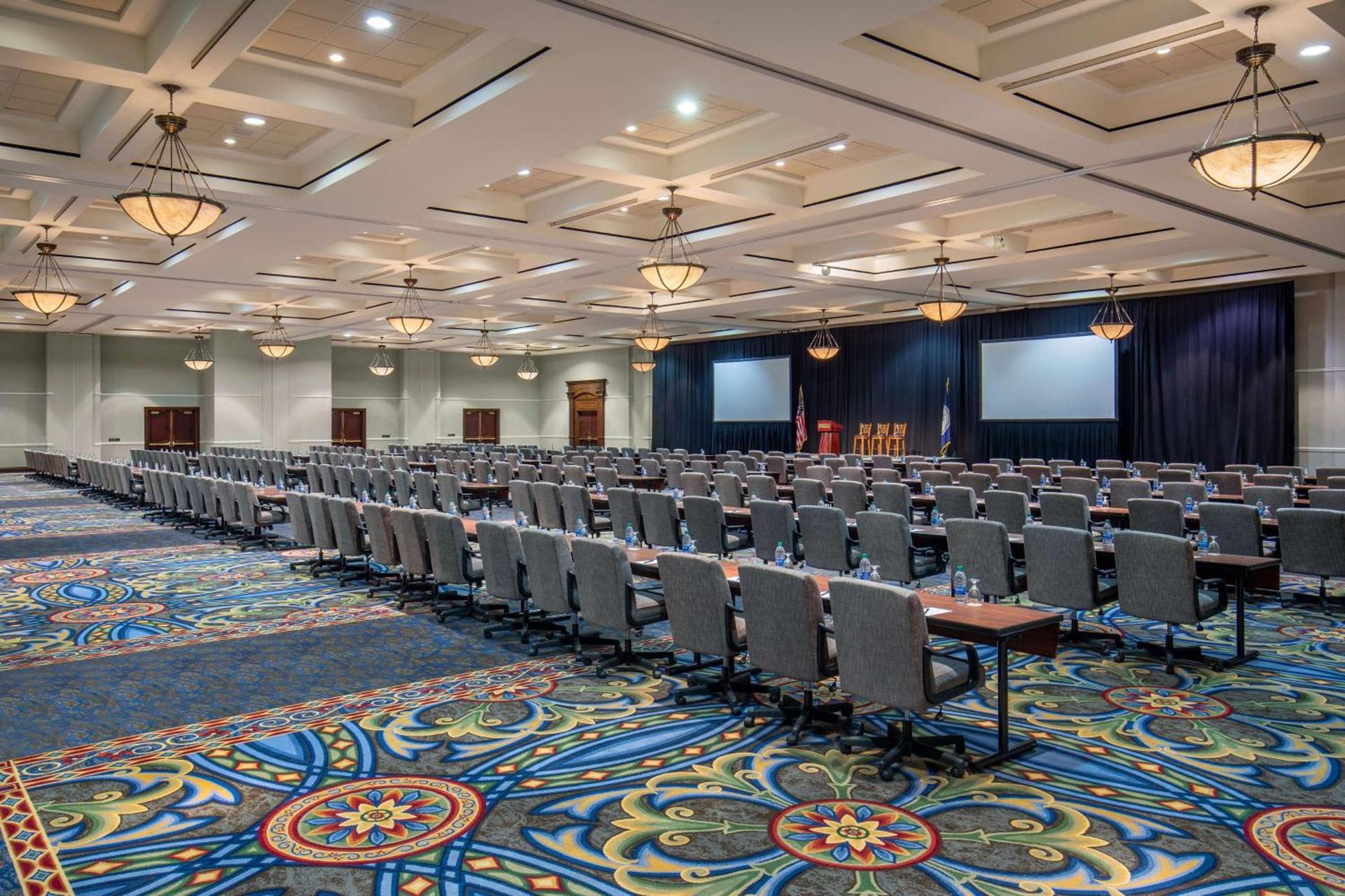 Hotel Roanoke & Conference Center, Curio Collection by Hilton photo 48