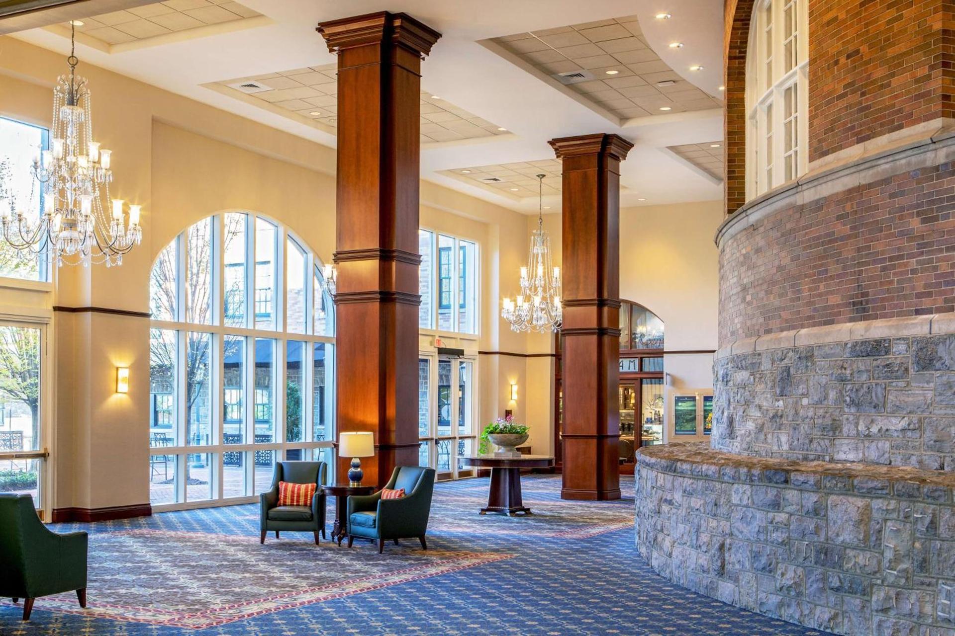 Hotel Roanoke & Conference Center, Curio Collection by Hilton photo 49