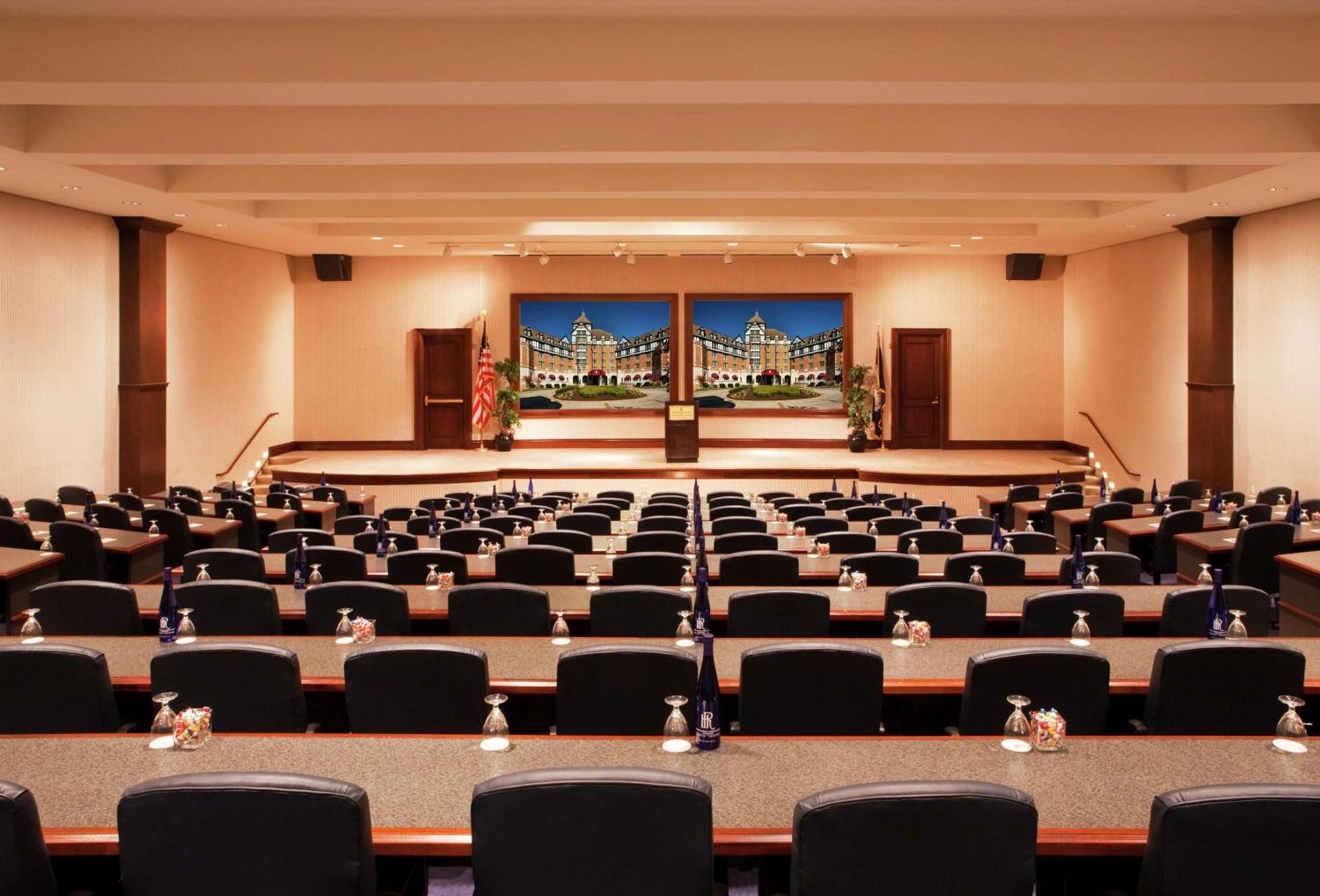 Hotel Roanoke & Conference Center, Curio Collection by Hilton photo 51