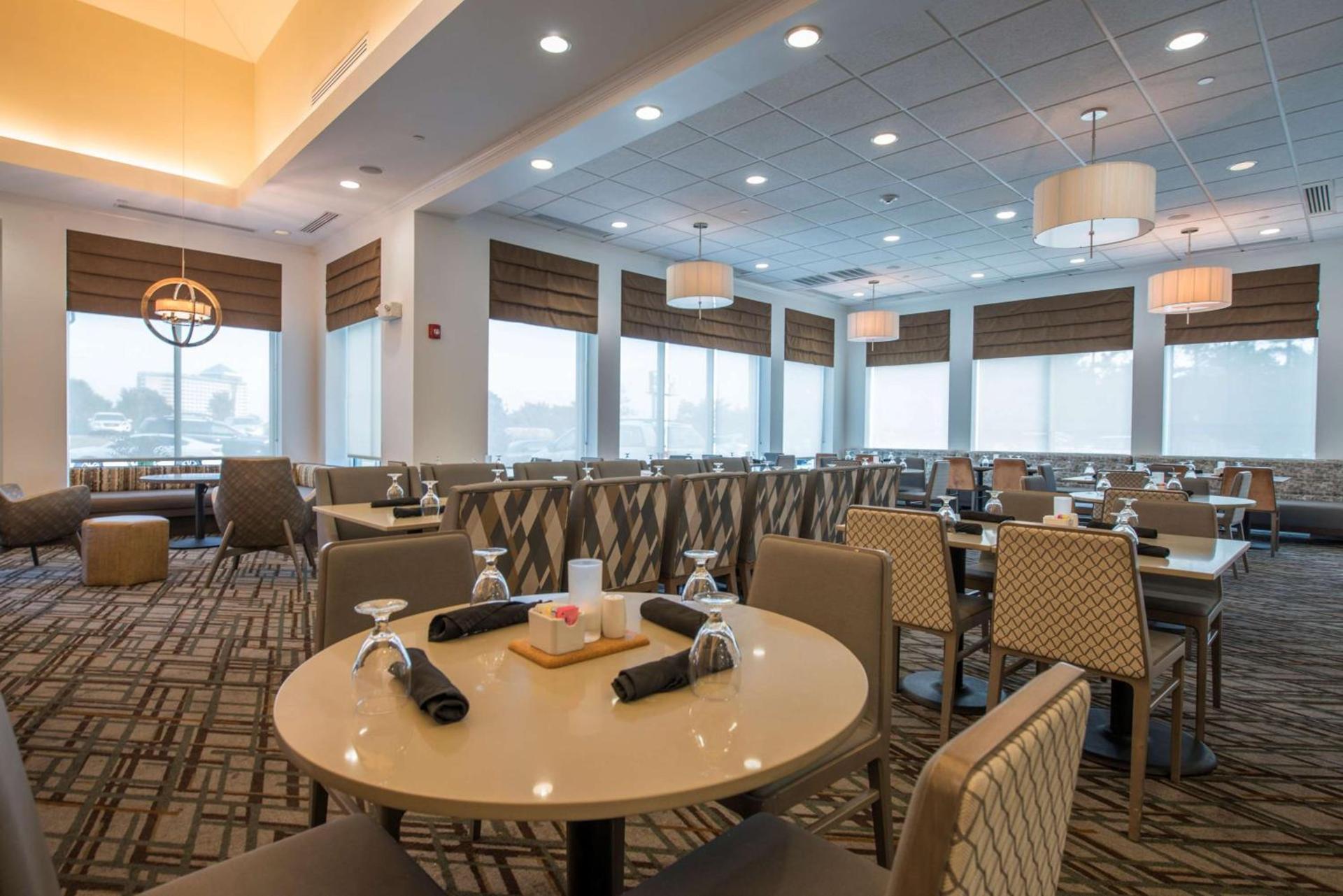 Hilton Garden Inn Atlanta Airport North photo 26