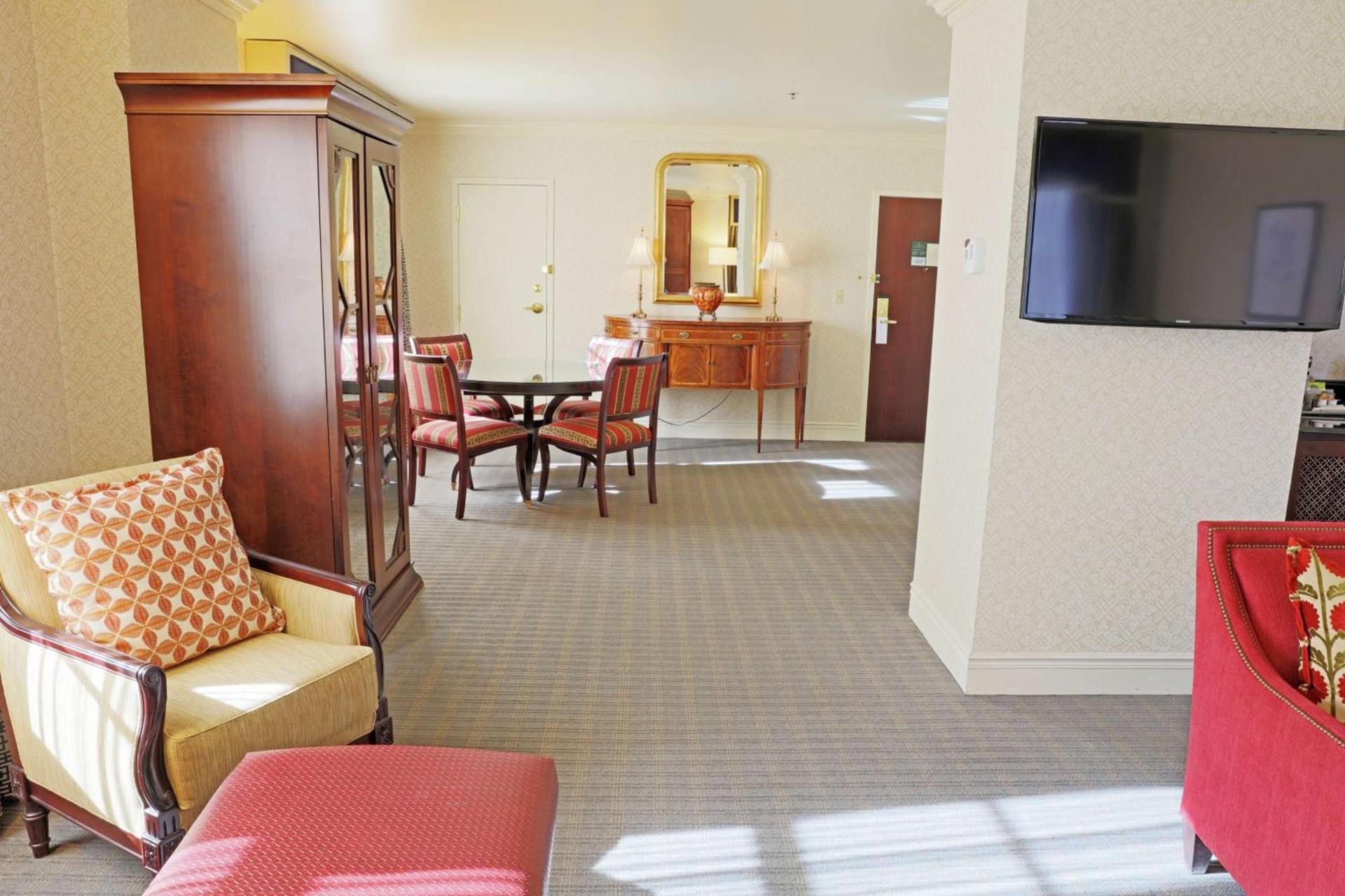 Hotel Roanoke & Conference Center, Curio Collection by Hilton photo 59