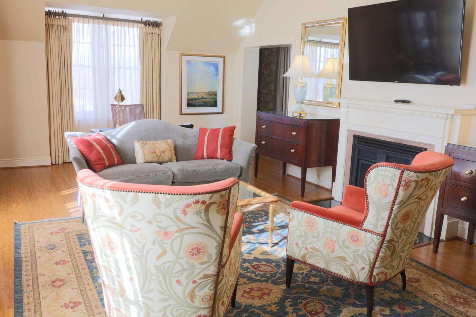 Hotel Roanoke & Conference Center, Curio Collection by Hilton photo 61