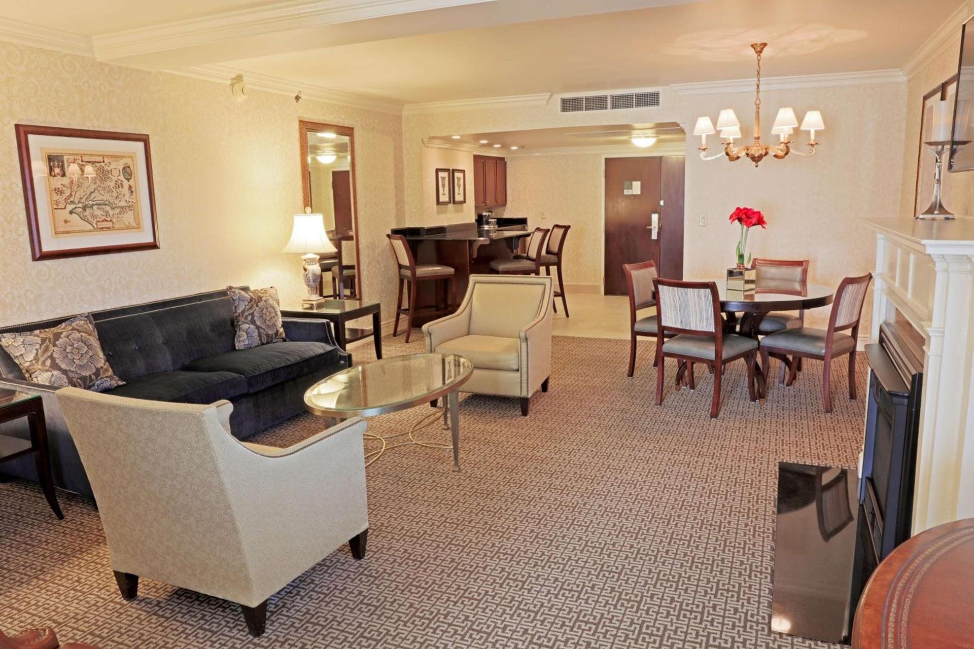 Hotel Roanoke & Conference Center, Curio Collection by Hilton photo 63