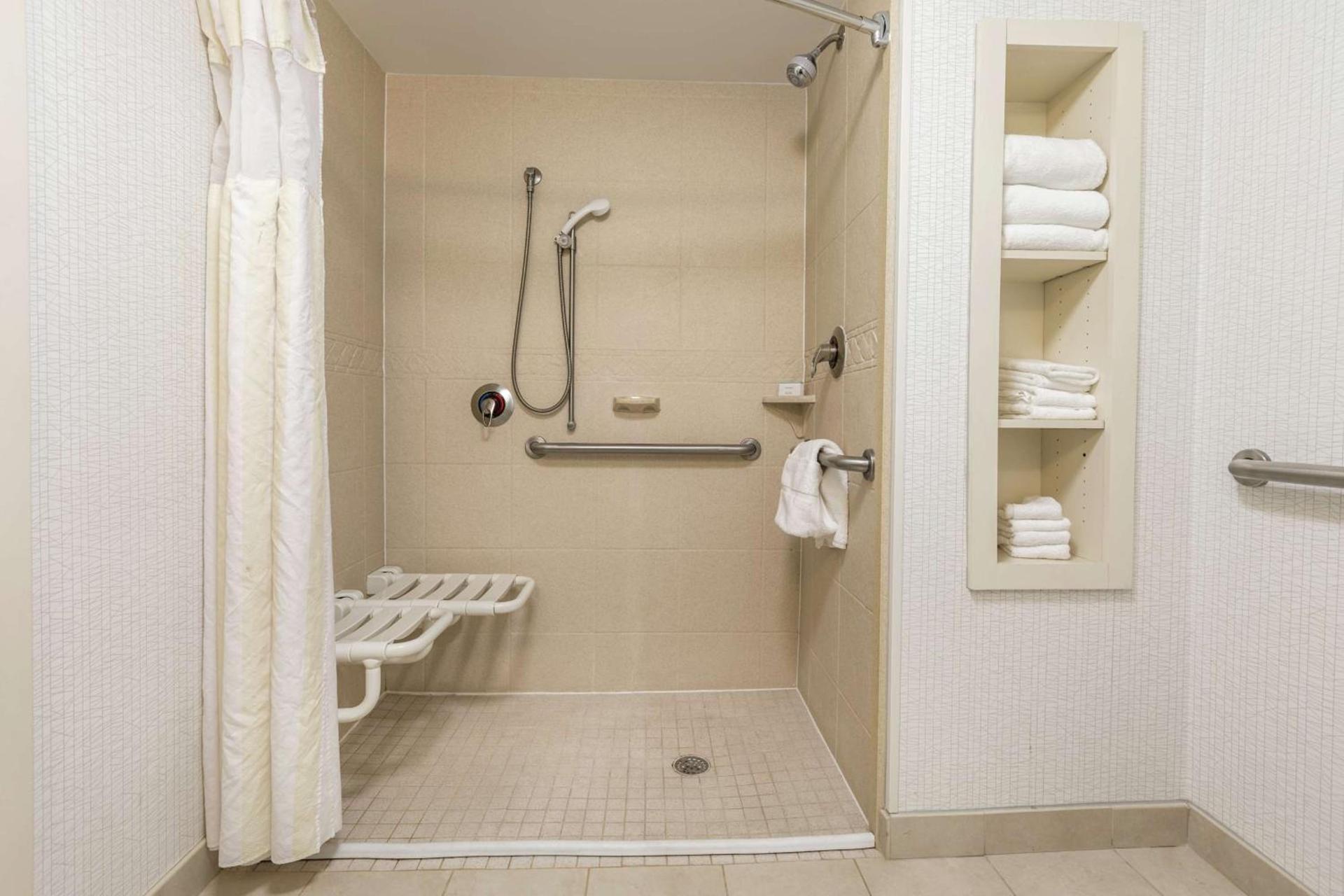 Hilton Garden Inn Atlanta Airport North photo 35