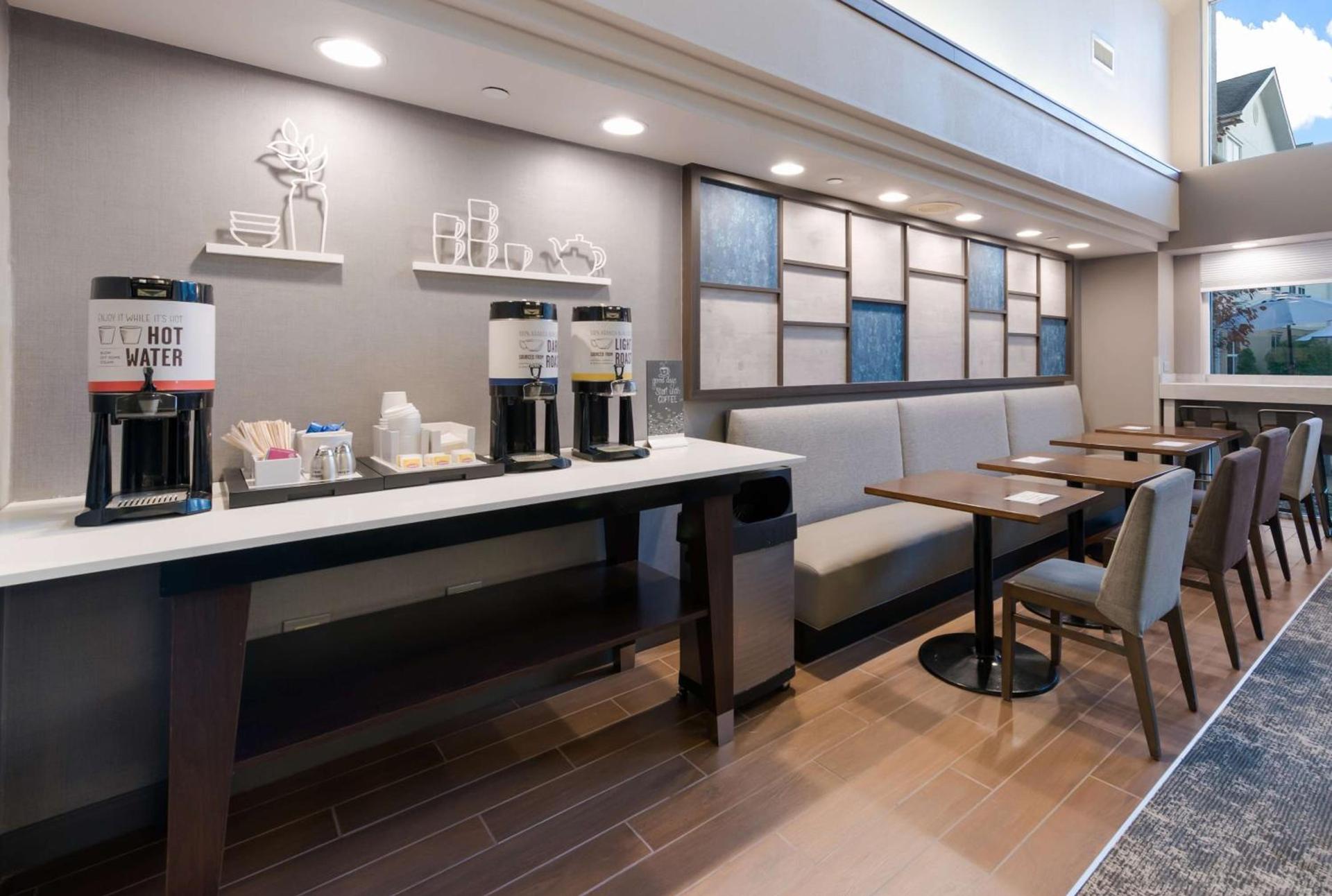 Hampton Inn & Suites Chicago-Hoffman Estates photo 11