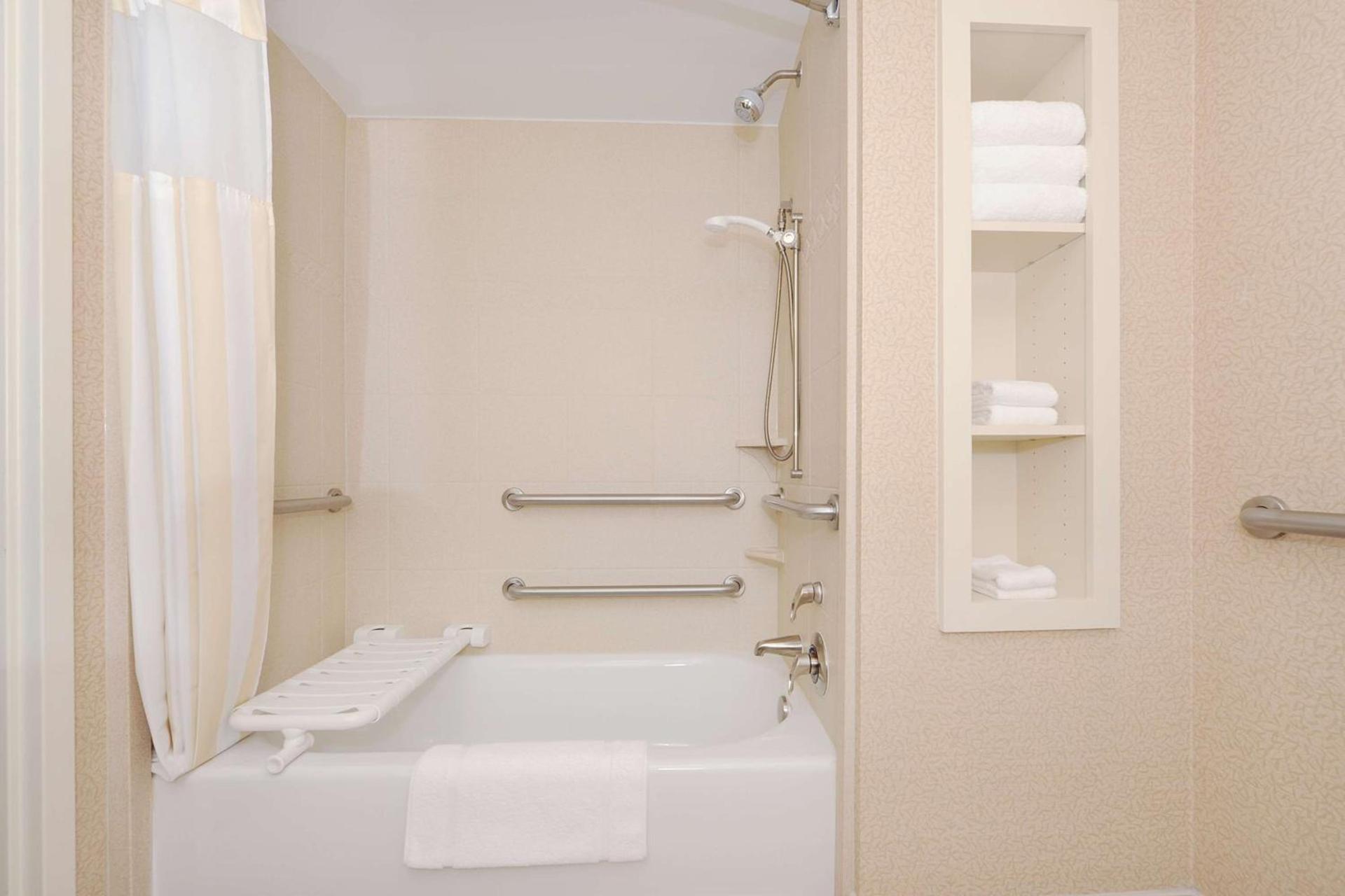 Hilton Garden Inn Atlanta Airport North photo 42
