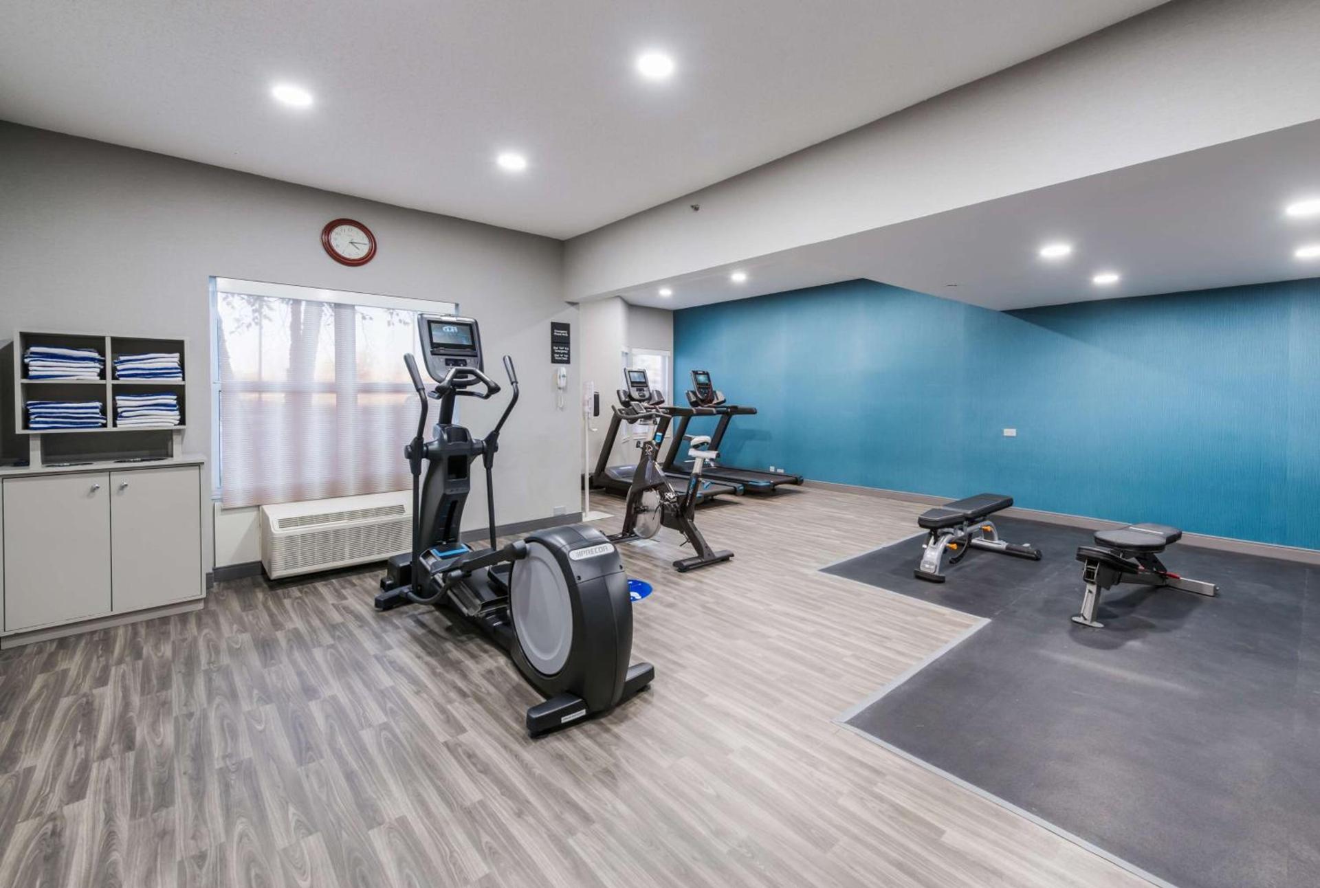 Hampton Inn & Suites Chicago-Hoffman Estates photo 15