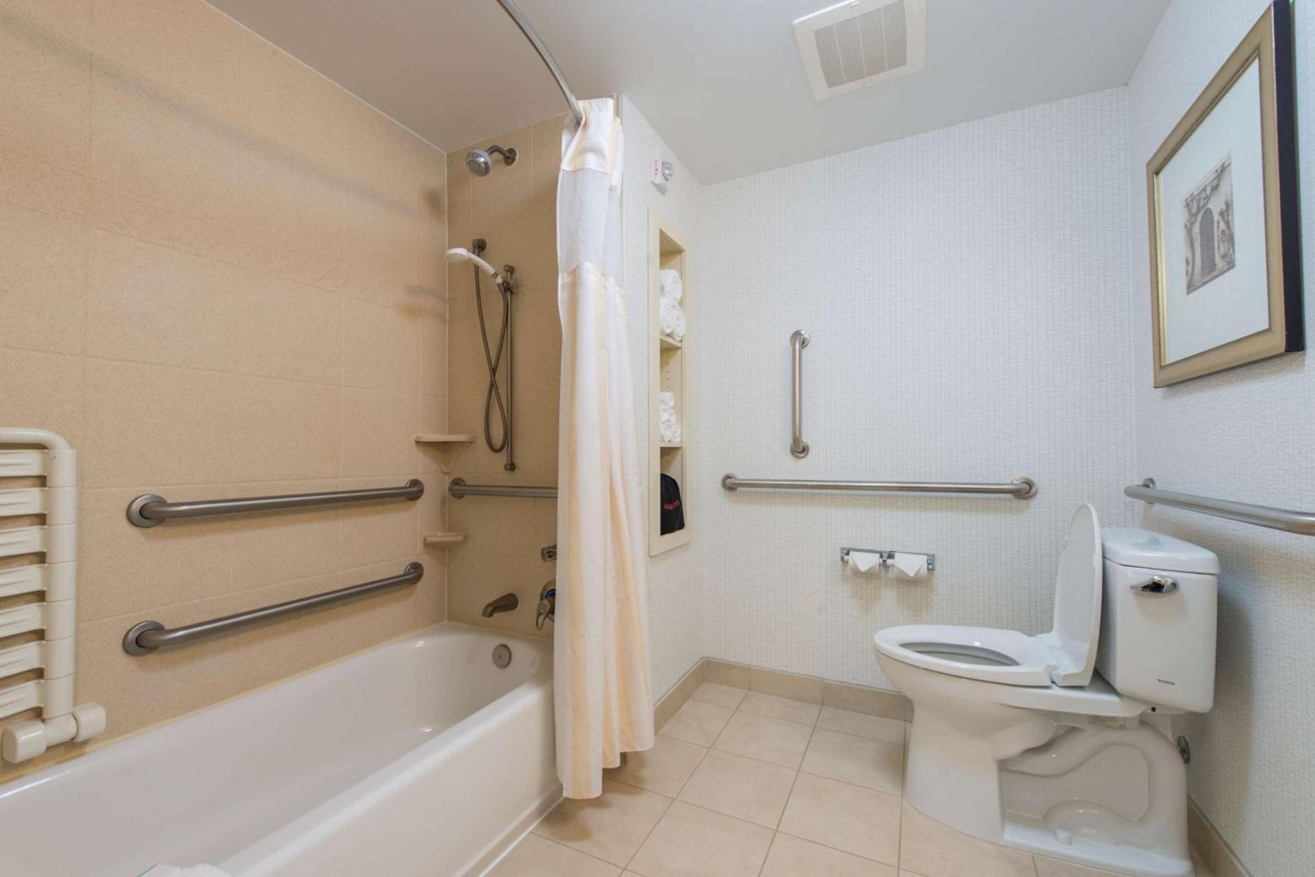 Hilton Garden Inn Atlanta Airport North photo 53