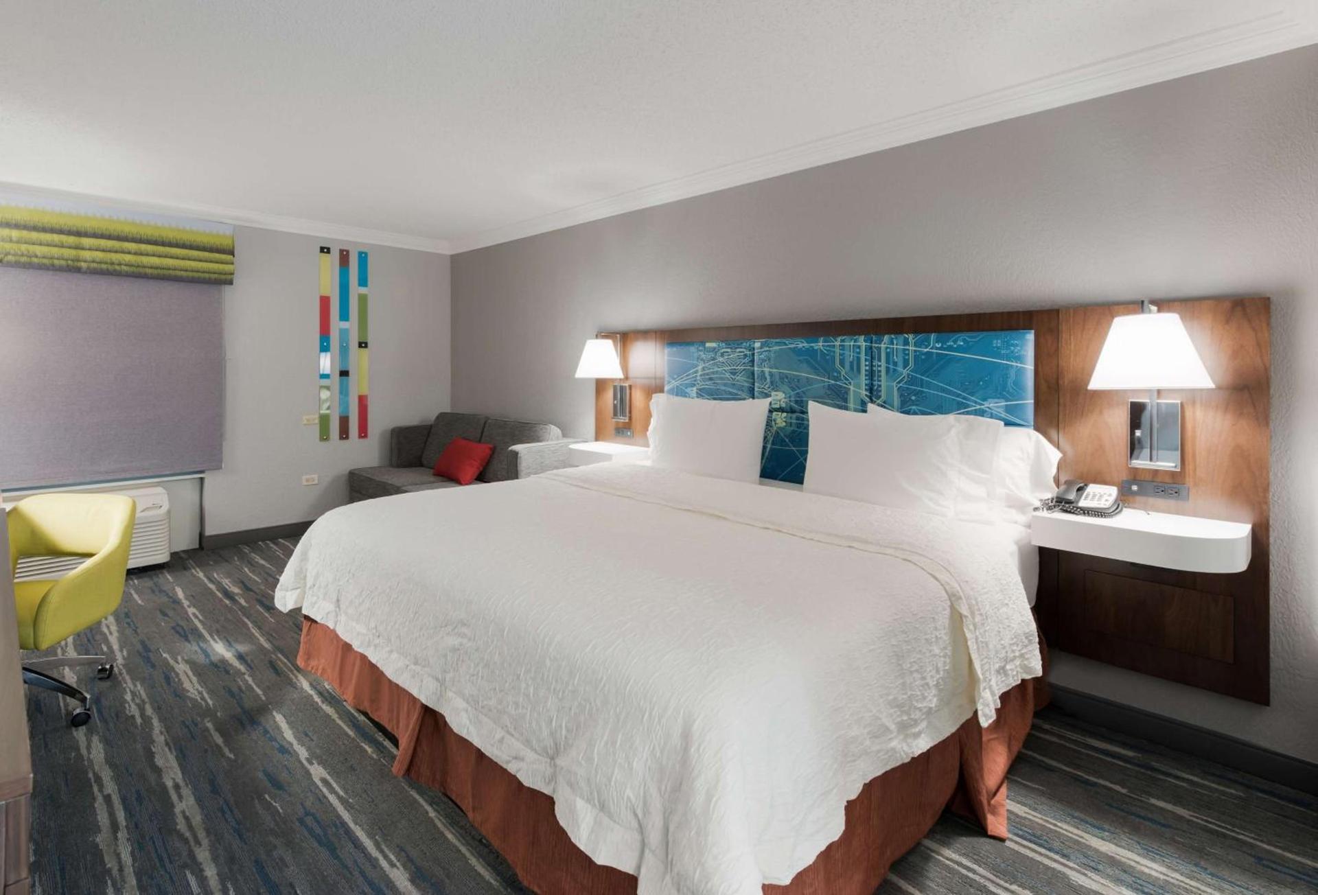 Hampton Inn & Suites Chicago-Hoffman Estates photo 24
