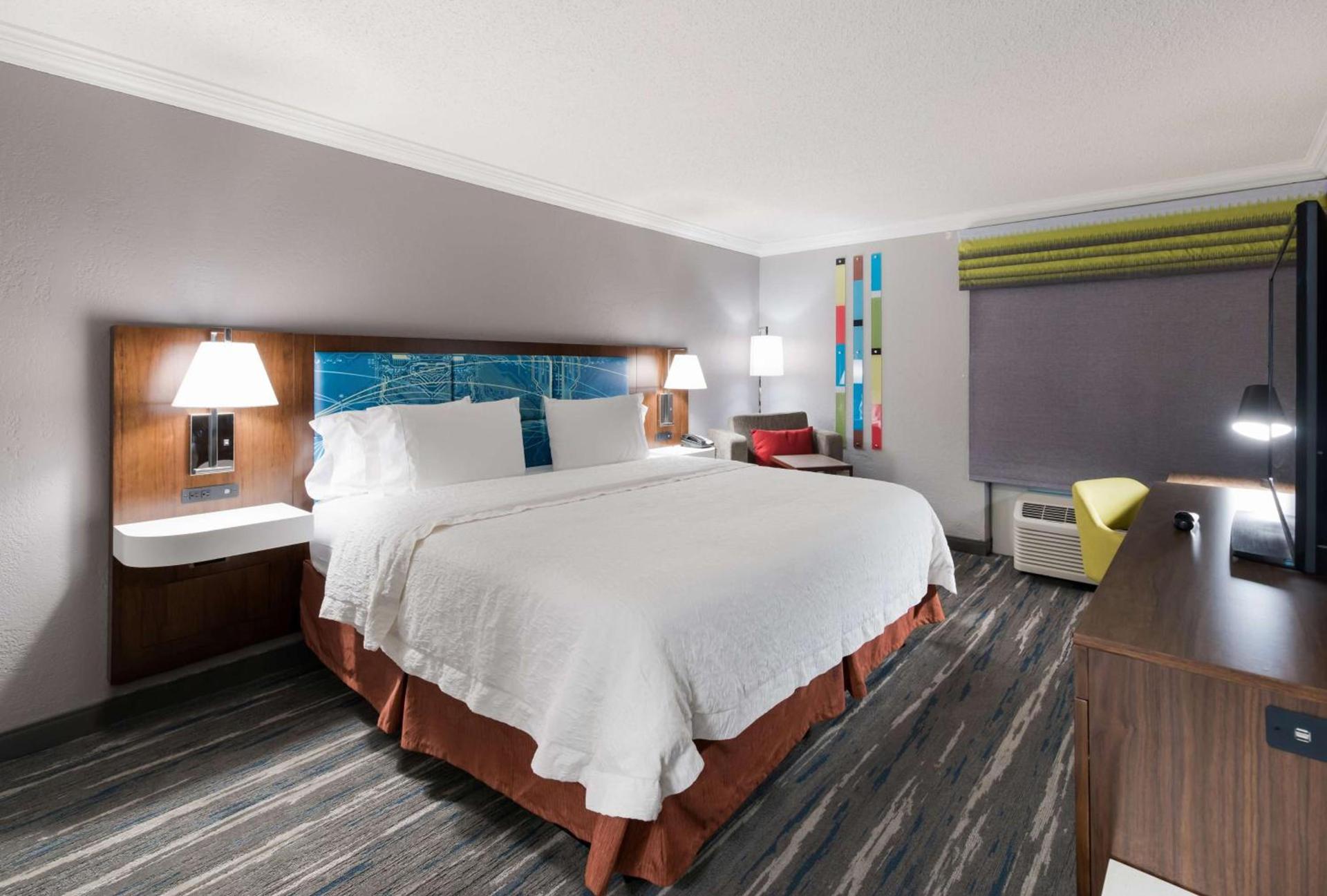 Hampton Inn & Suites Chicago-Hoffman Estates photo 27