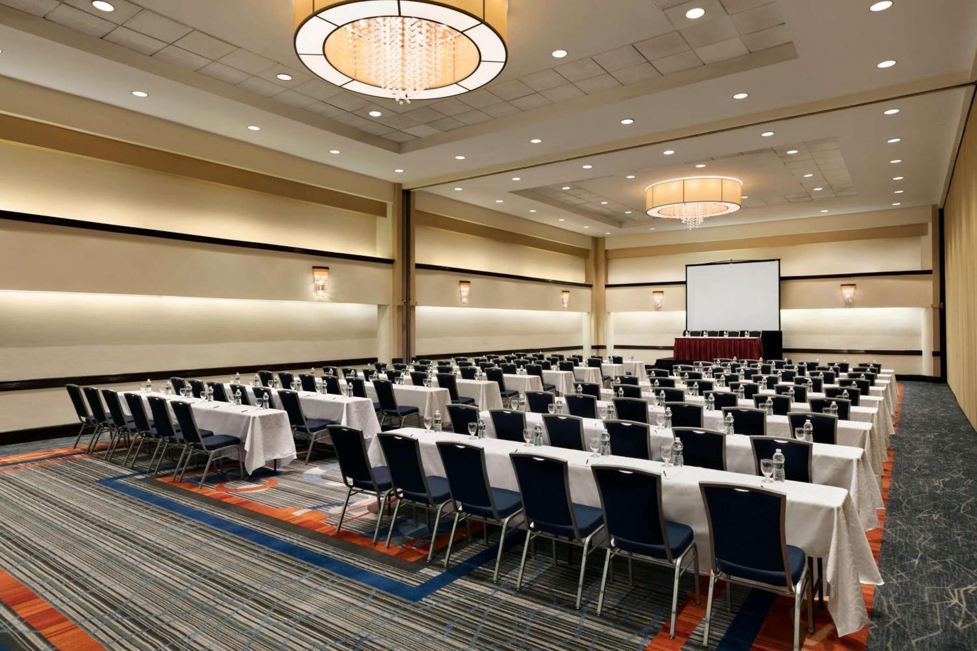Hilton Long Island/Huntington photo 39