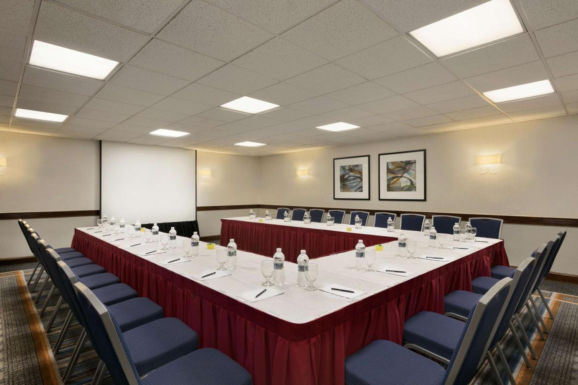 Hilton Long Island/Huntington photo 42