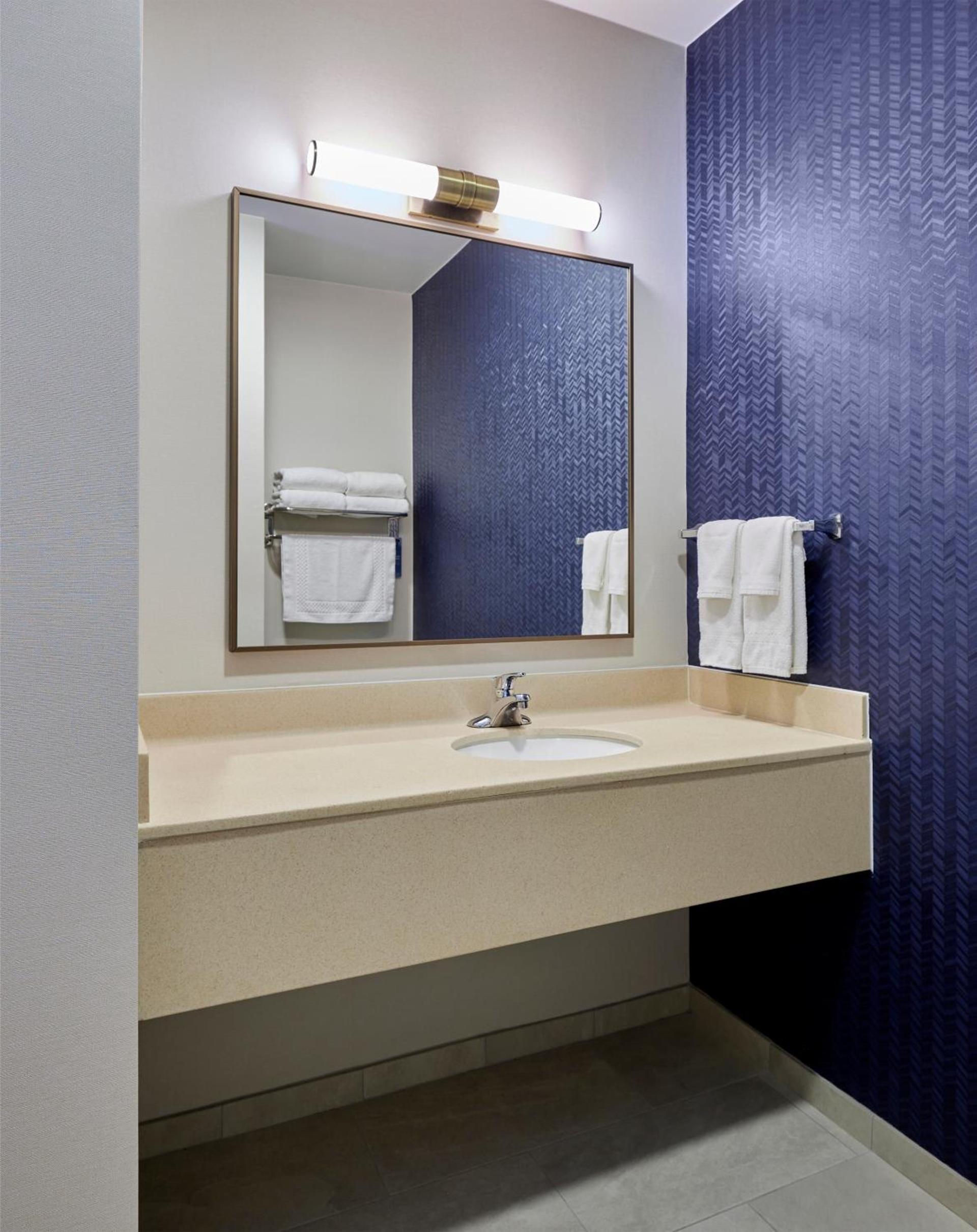 Fairfield Inn & Suites Burlington photo 25