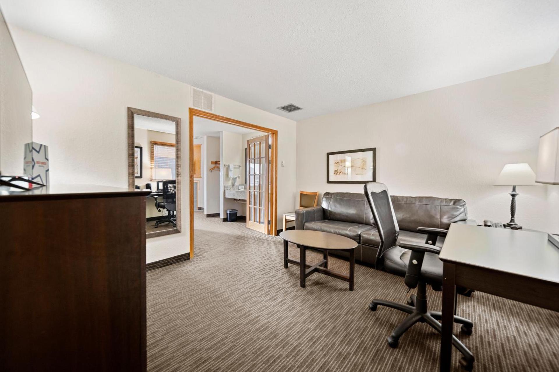 AmericInn by Wyndham Ames photo 20
