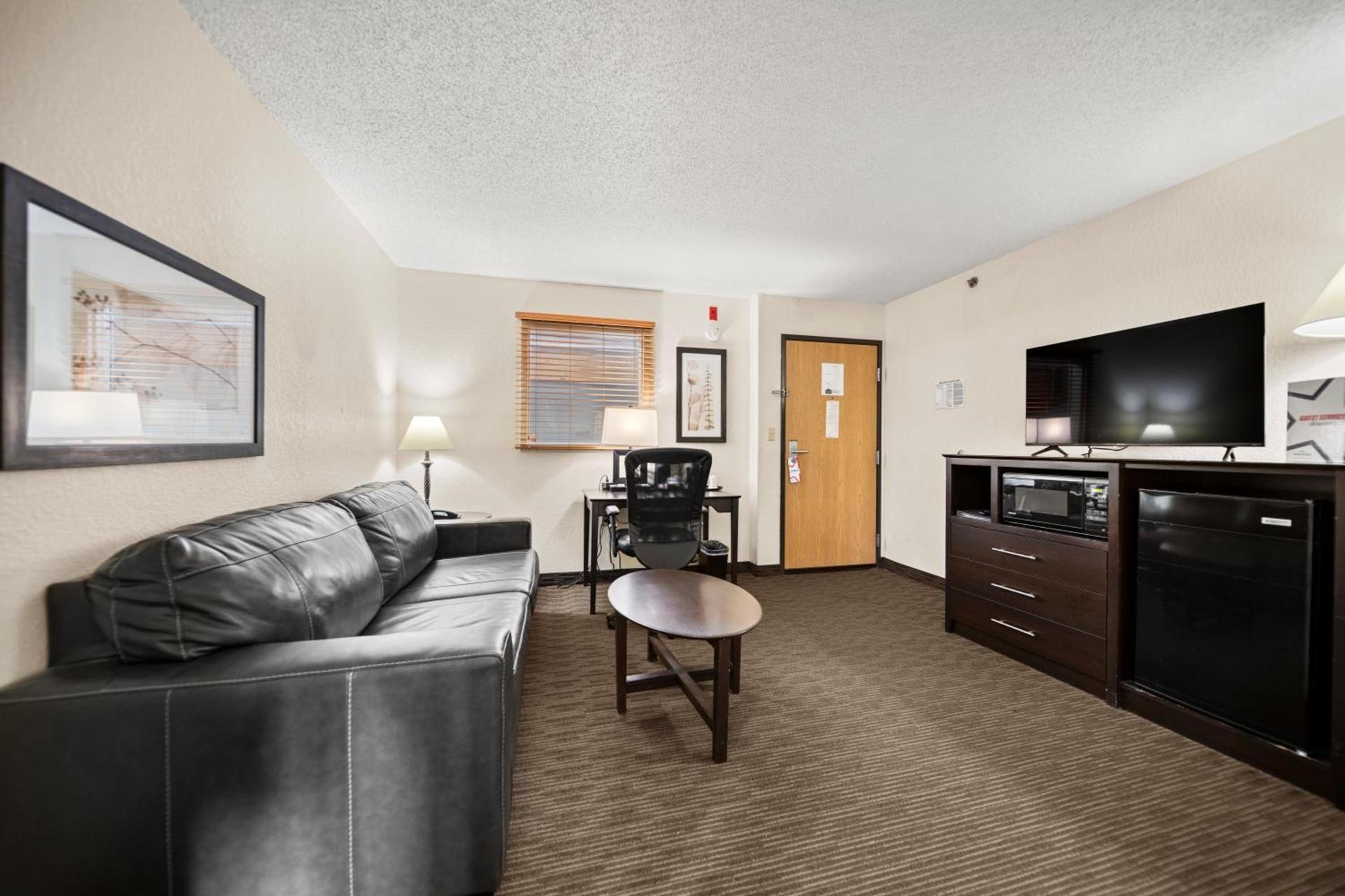 AmericInn by Wyndham Ames photo 22