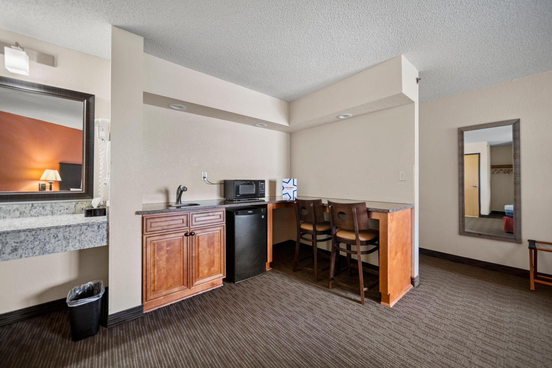 AmericInn by Wyndham Ames photo 25