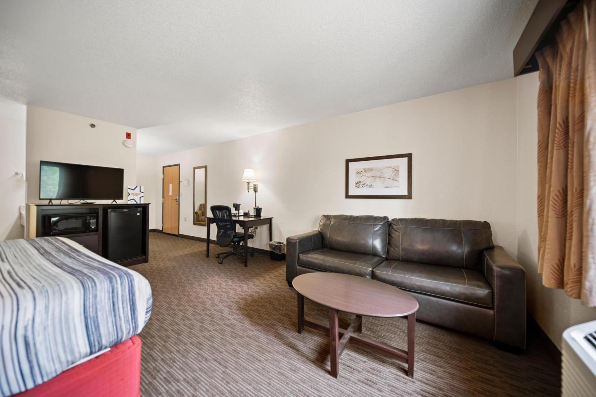 AmericInn by Wyndham Ames photo 30