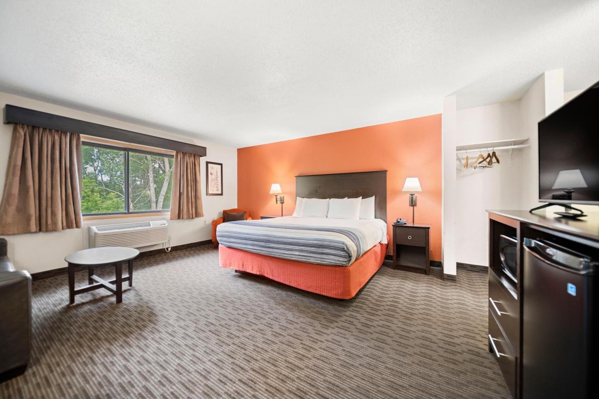 AmericInn by Wyndham Ames photo 17