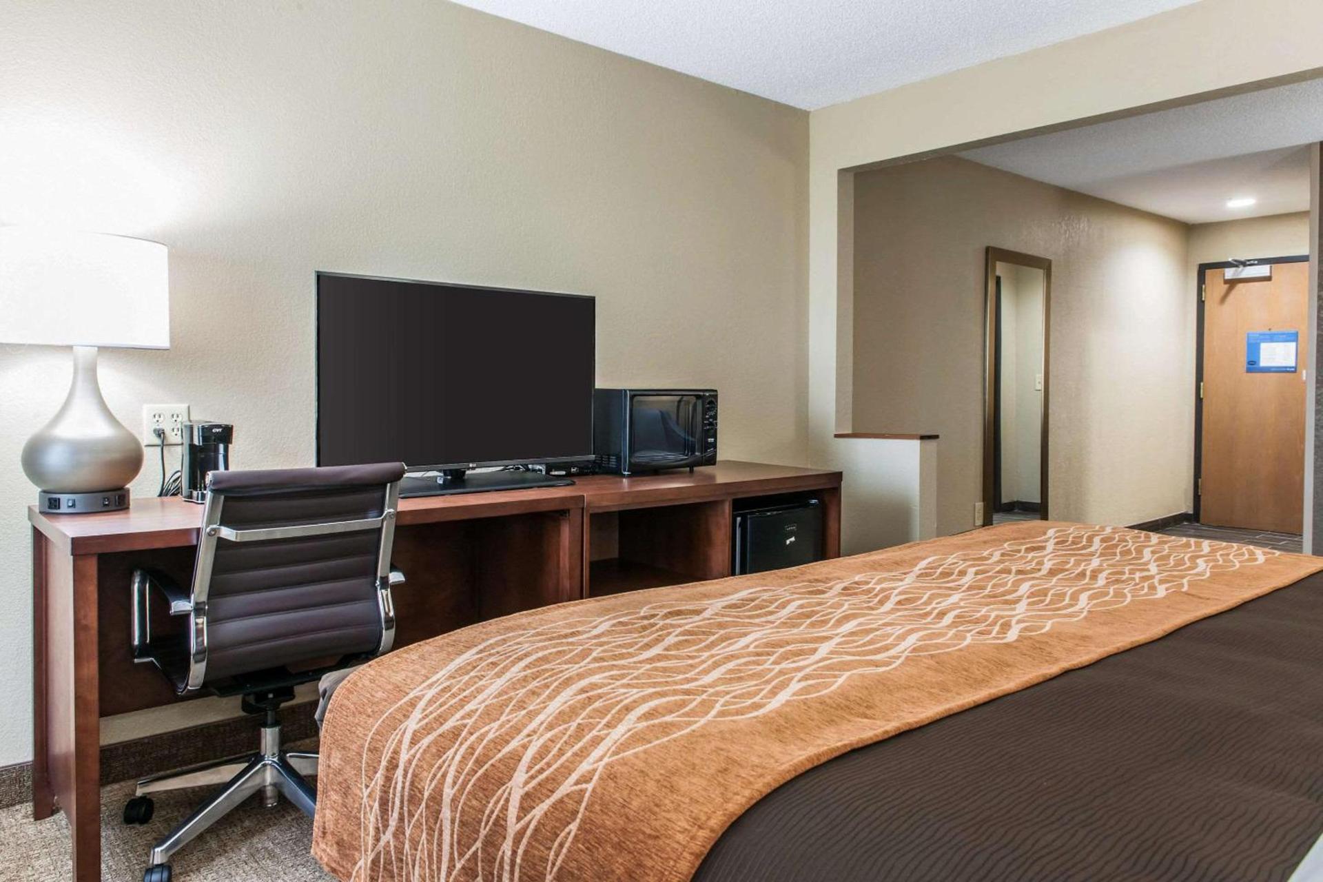 Comfort Inn Blue Ash North photo 9