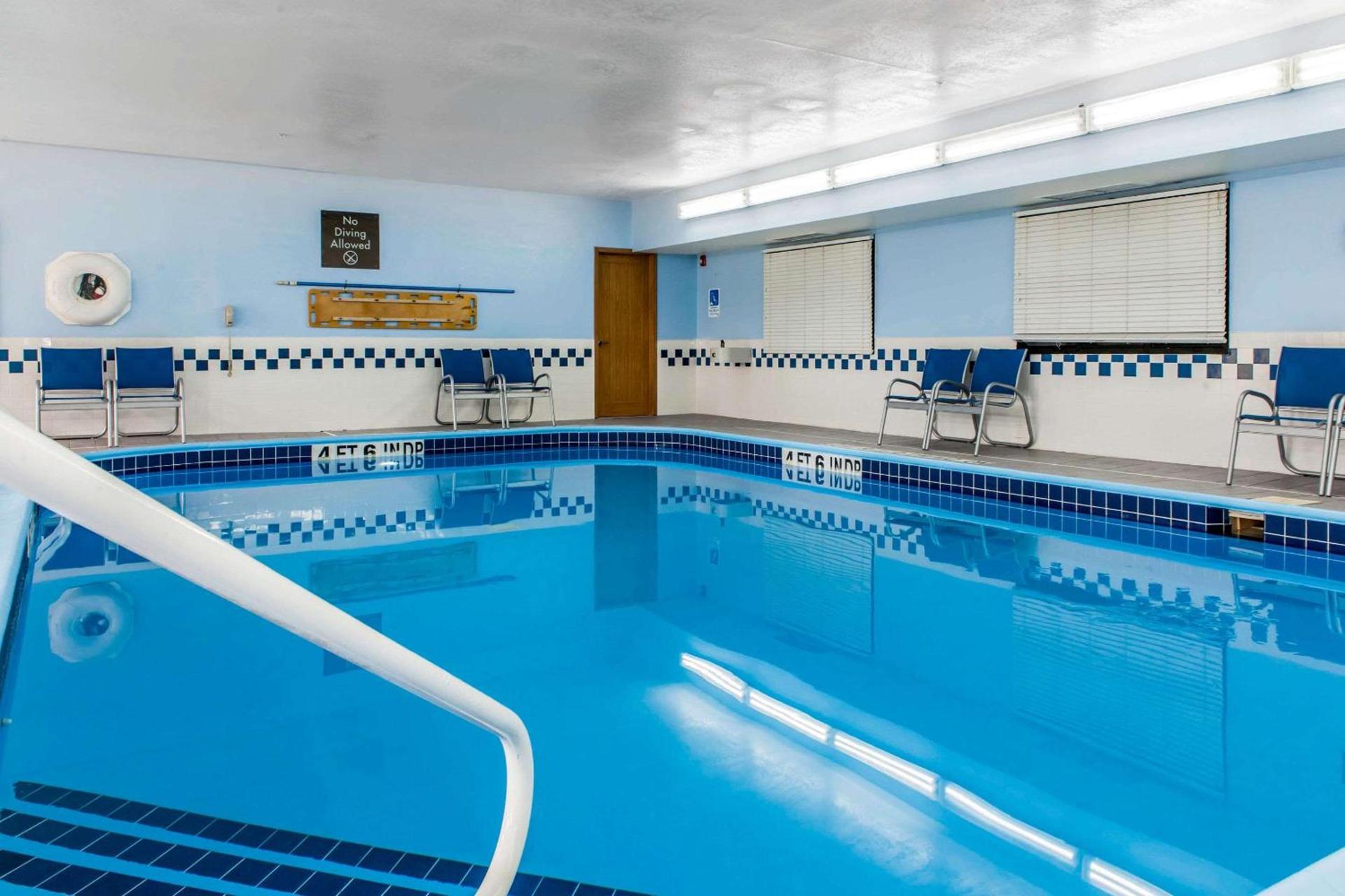 Comfort Inn Blue Ash North photo 16