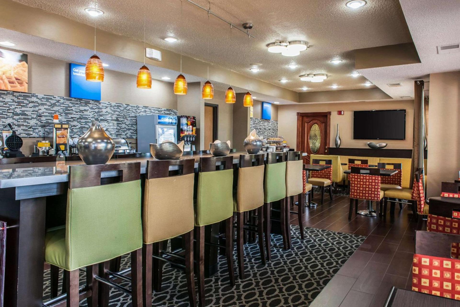 Comfort Inn Blue Ash North photo 22