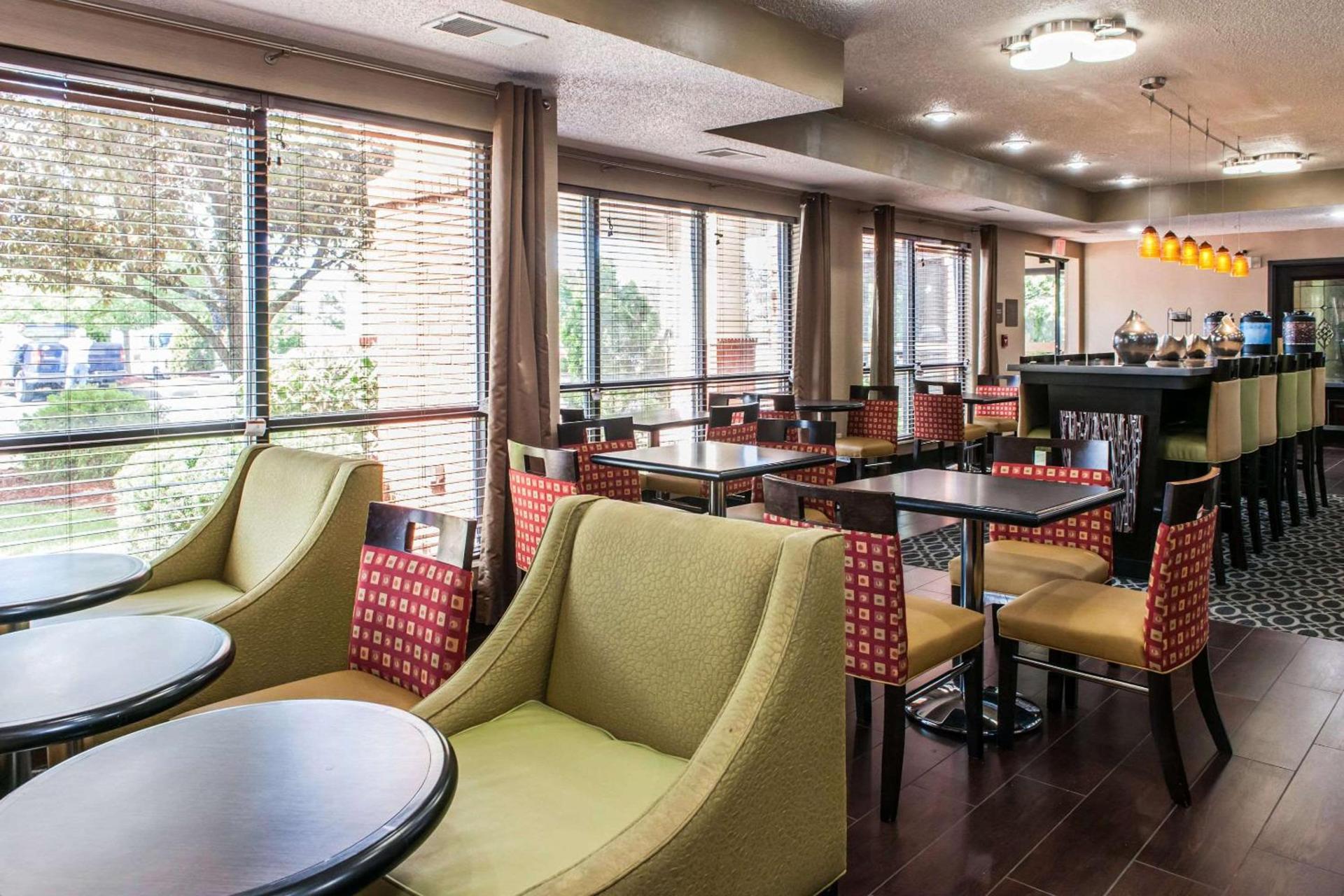 Comfort Inn Blue Ash North photo 23