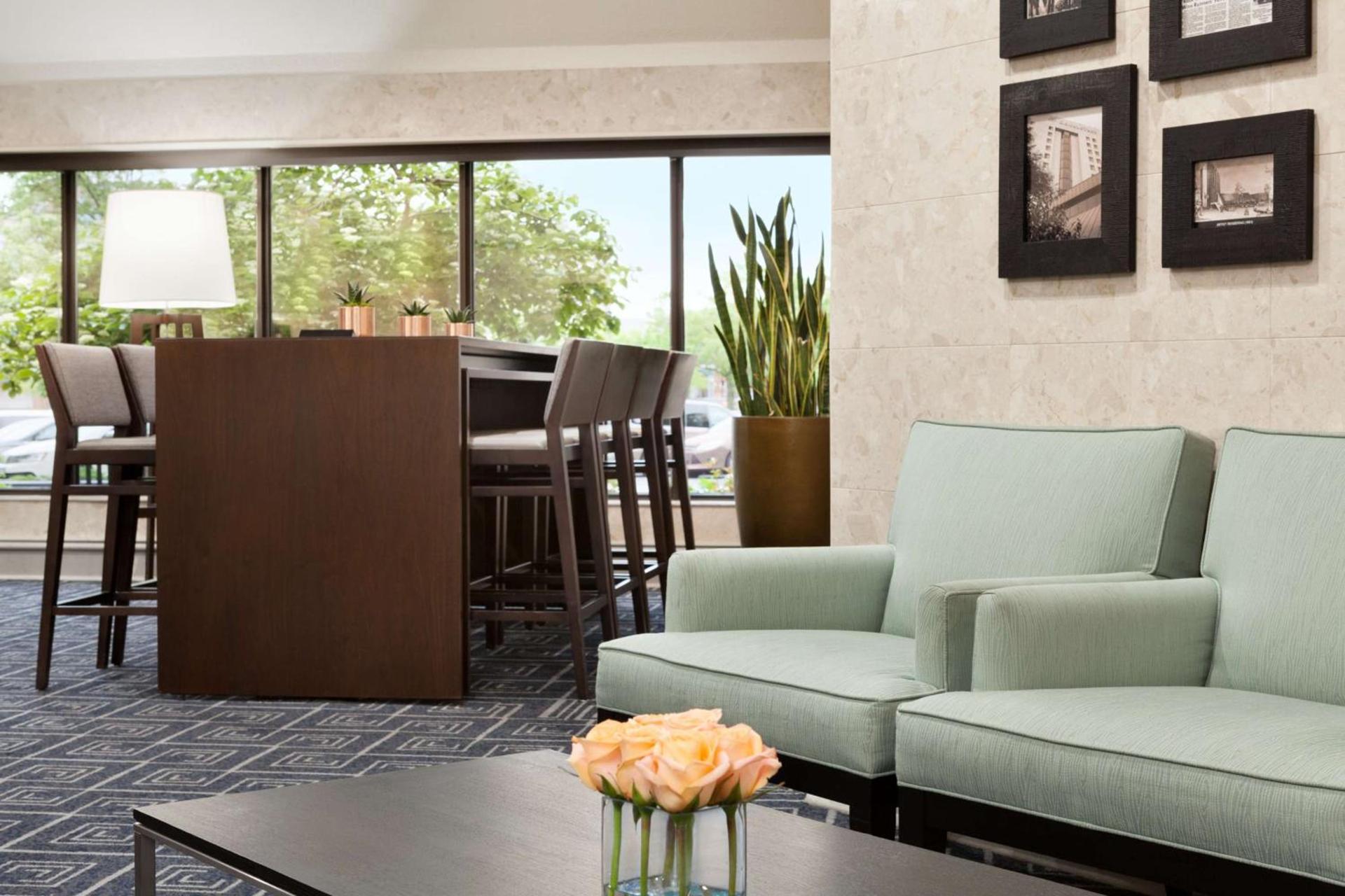DoubleTree by Hilton Minneapolis Park Place photo 3