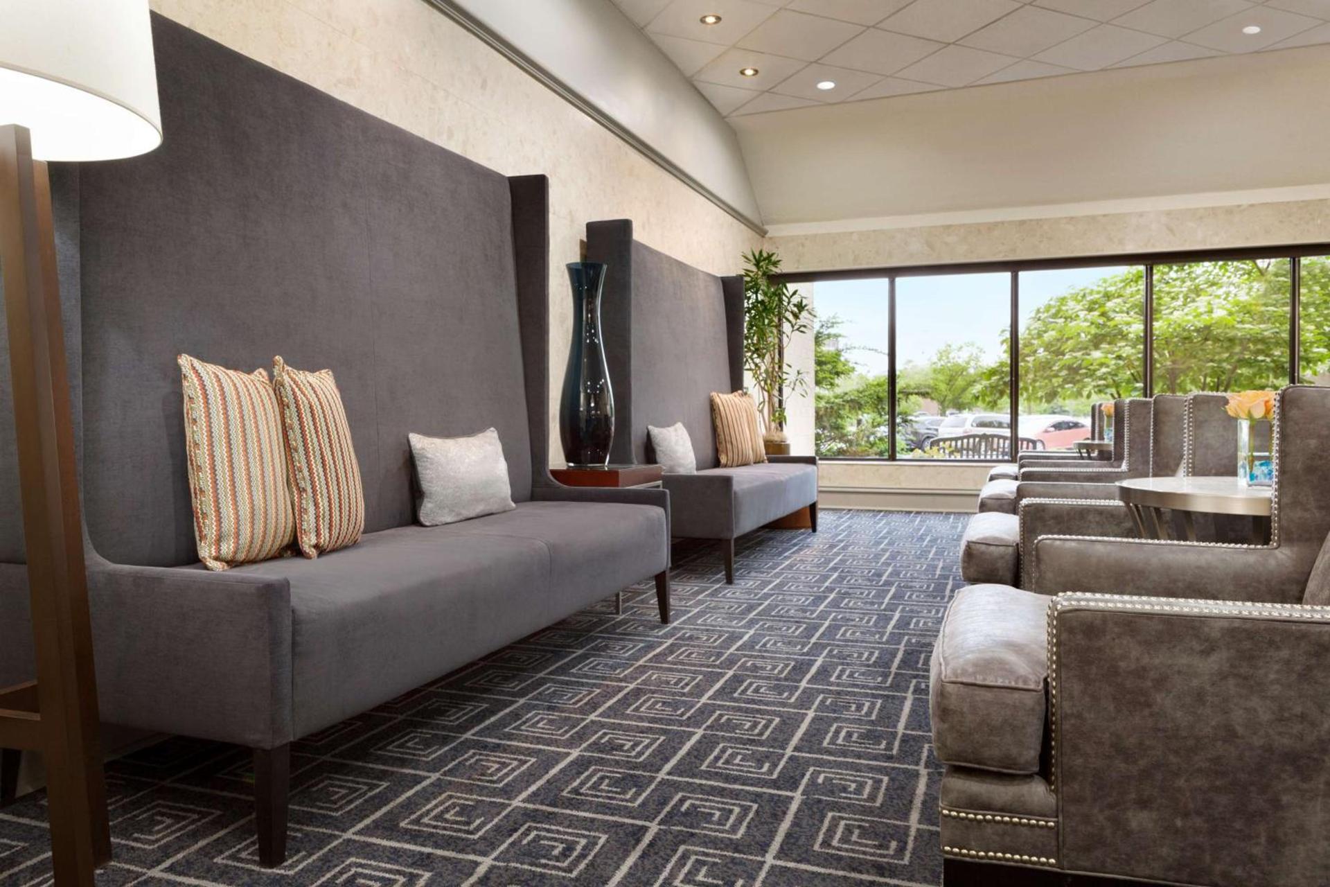 DoubleTree by Hilton Minneapolis Park Place photo 9
