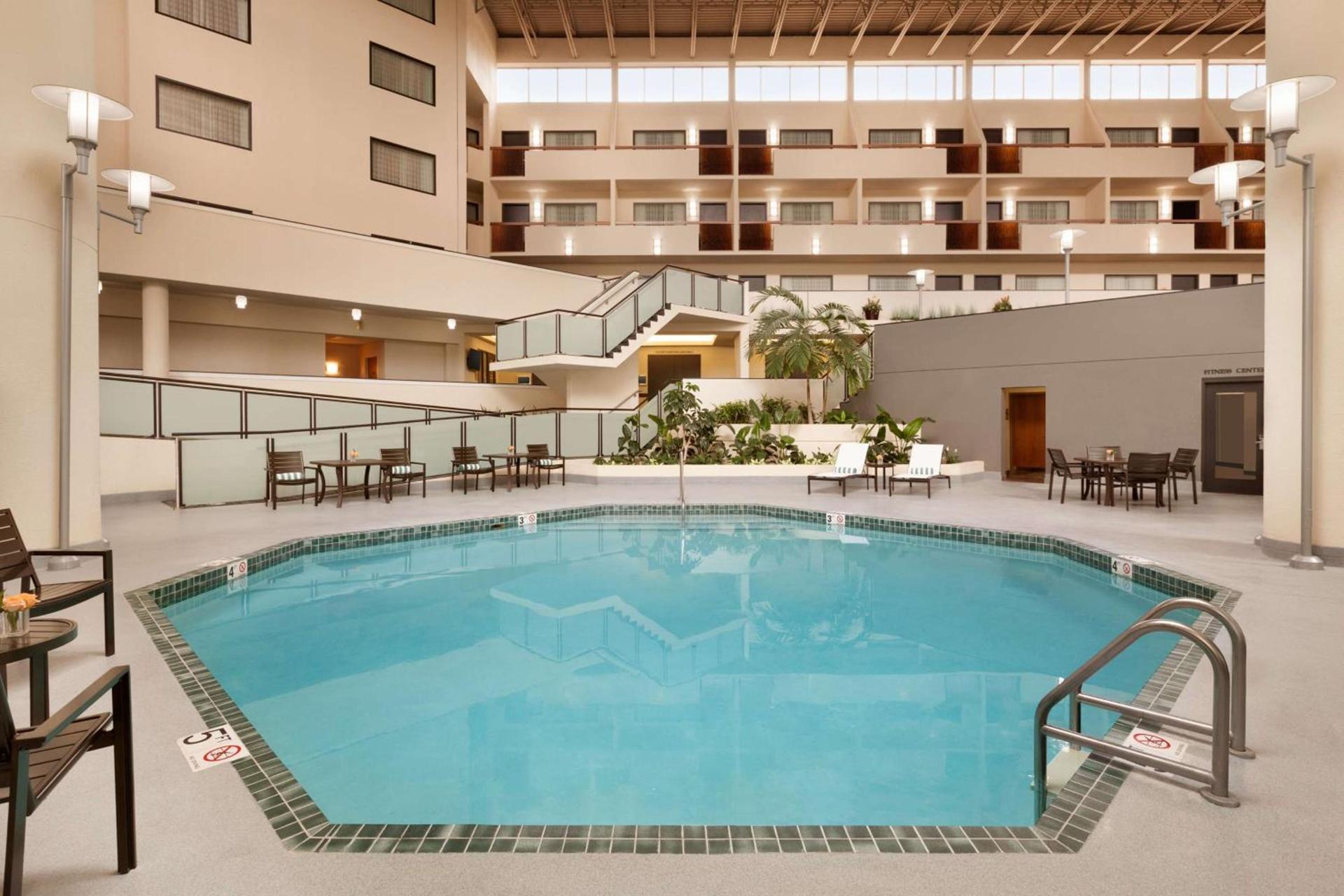DoubleTree by Hilton Minneapolis Park Place photo 11