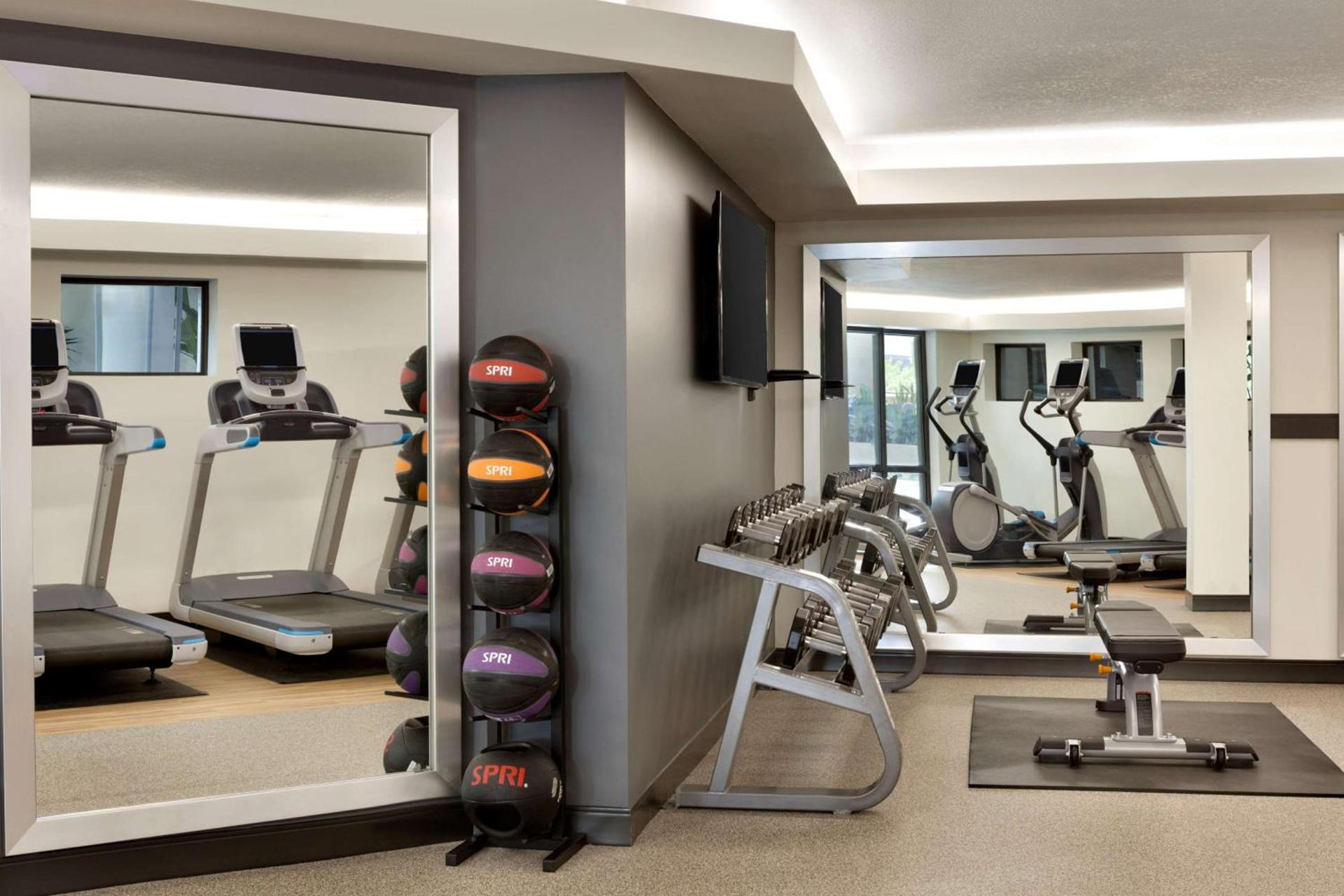 DoubleTree by Hilton Minneapolis Park Place photo 18