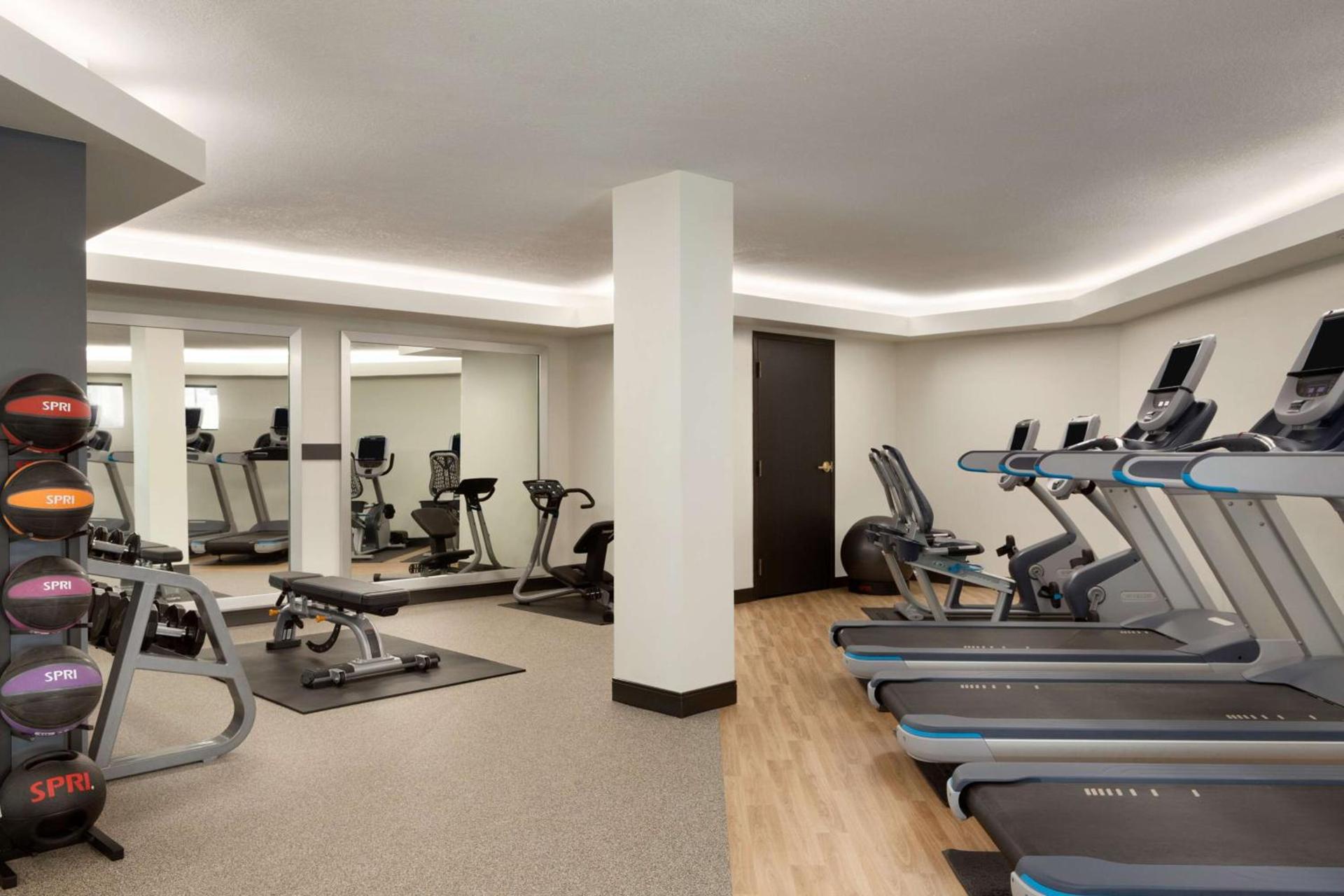 DoubleTree by Hilton Minneapolis Park Place photo 20