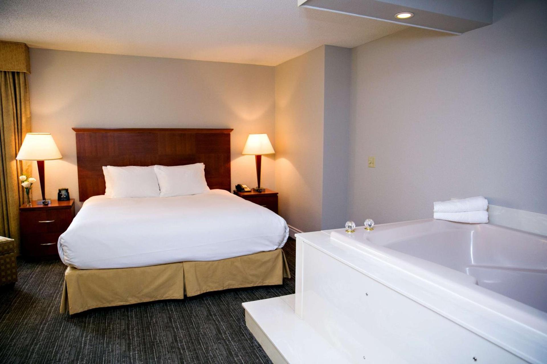 DoubleTree by Hilton Minneapolis Park Place photo 25
