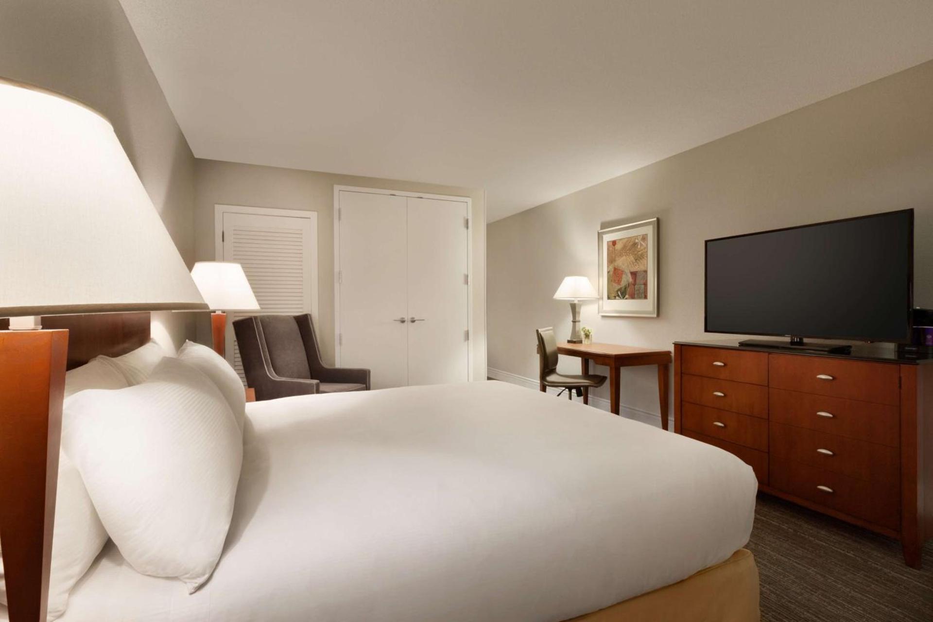 DoubleTree by Hilton Minneapolis Park Place photo 27