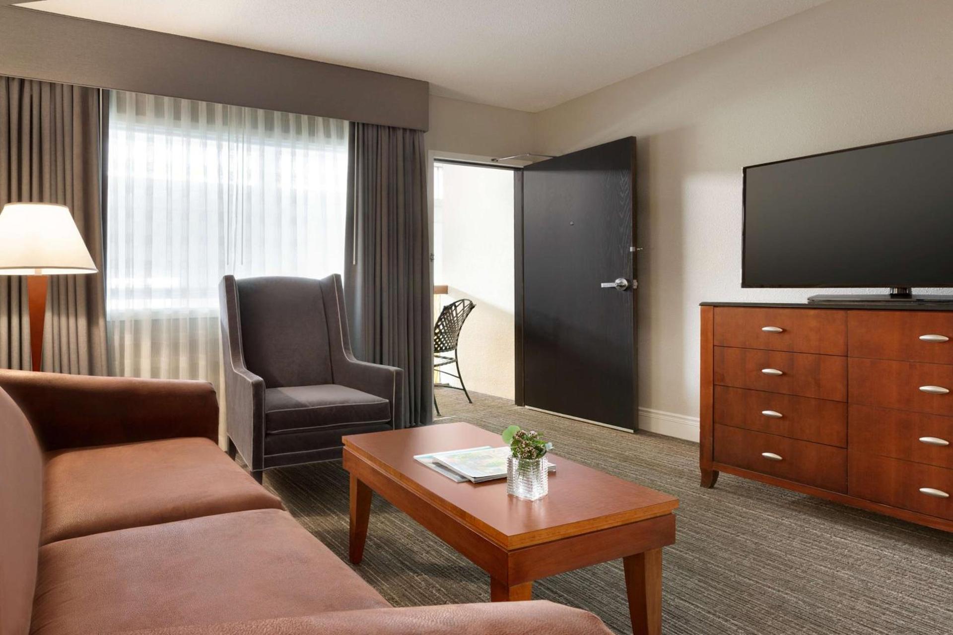 DoubleTree by Hilton Minneapolis Park Place photo 34