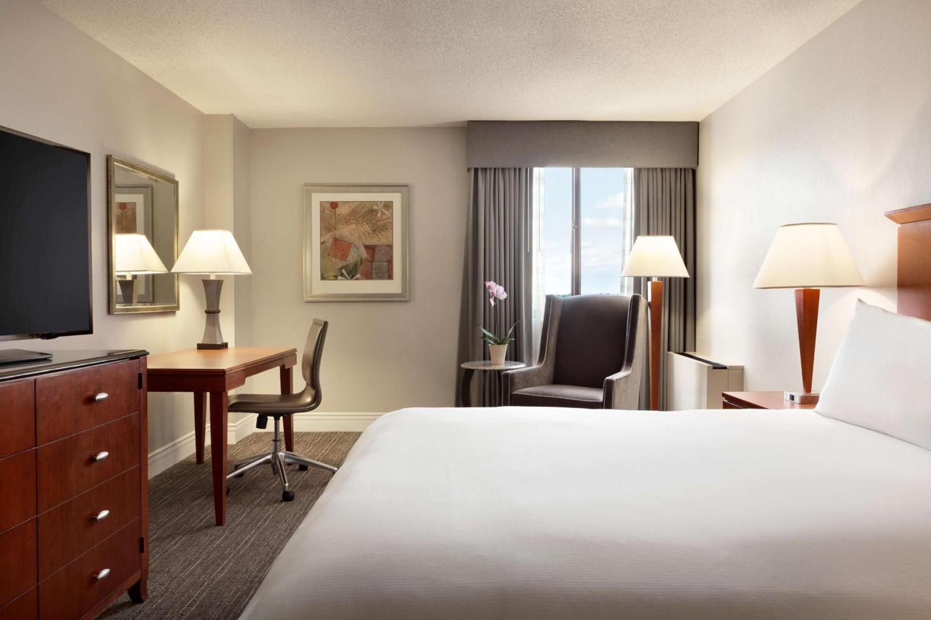 DoubleTree by Hilton Minneapolis Park Place photo 38