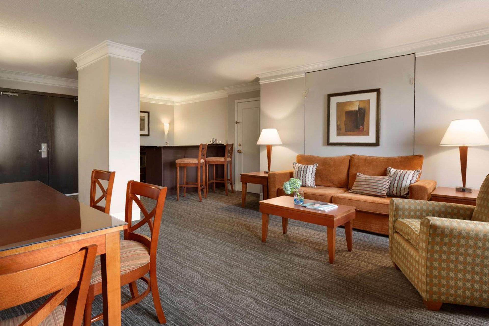 DoubleTree by Hilton Minneapolis Park Place photo 40