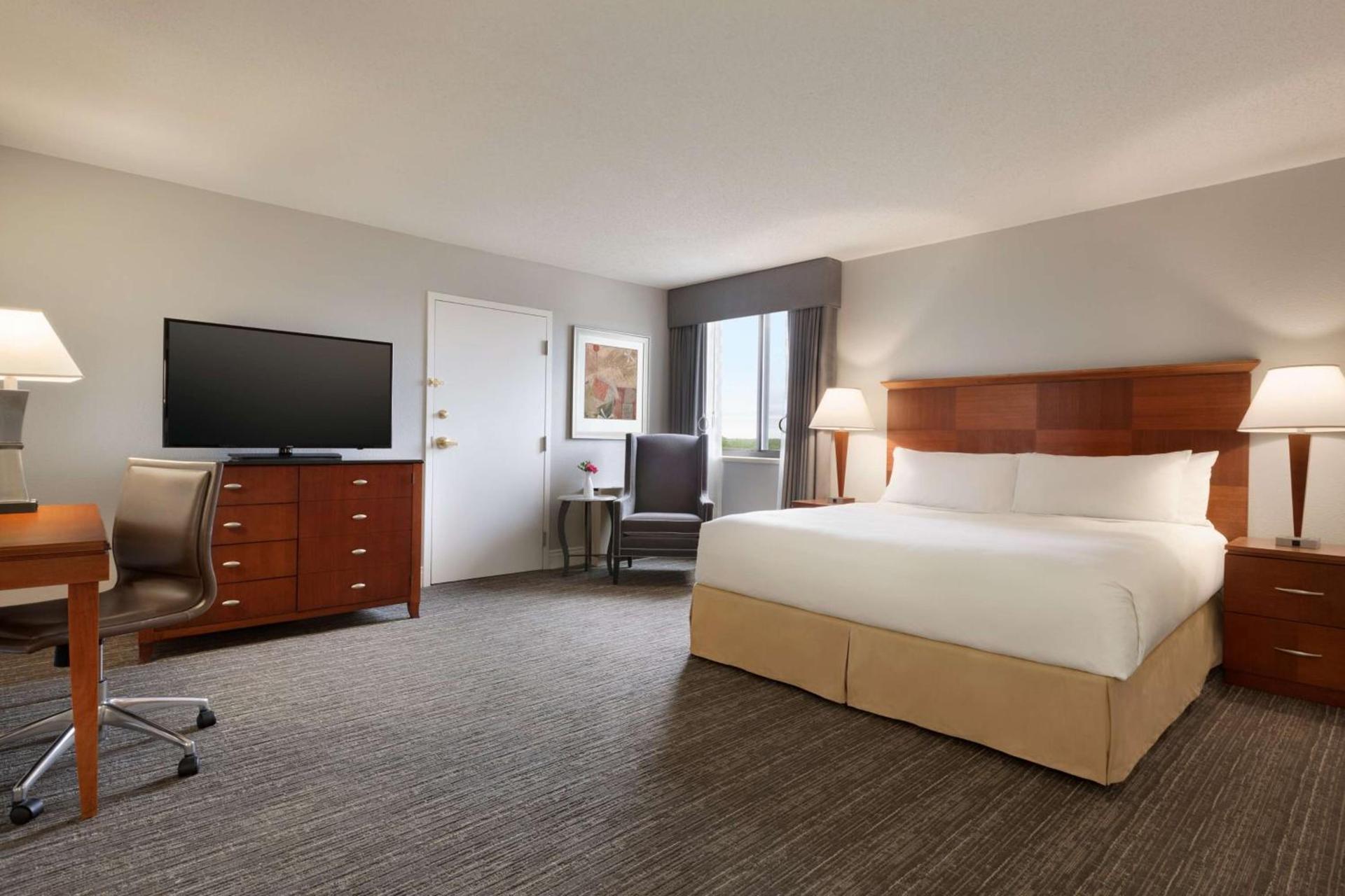 DoubleTree by Hilton Minneapolis Park Place photo 45