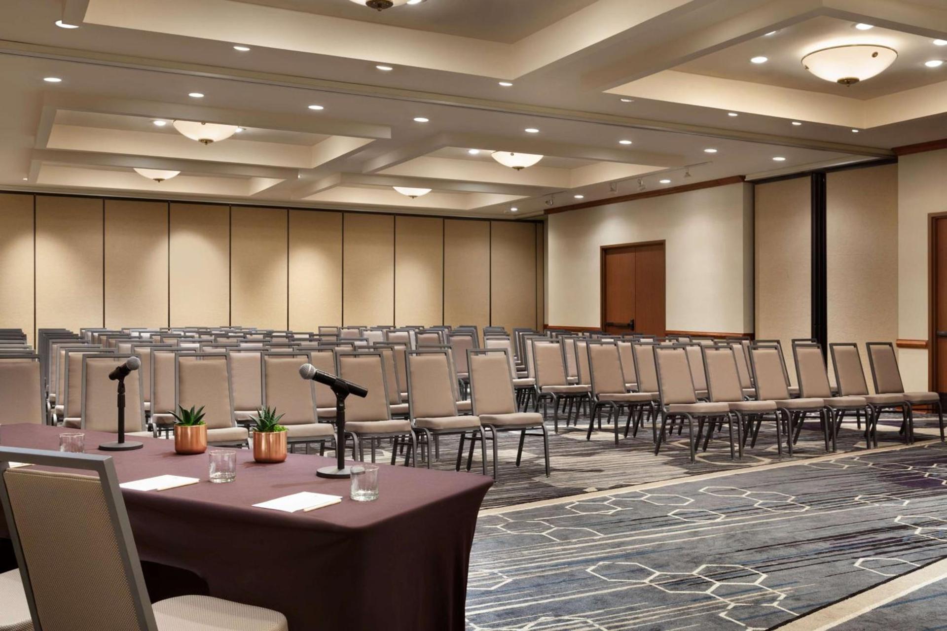 DoubleTree by Hilton Minneapolis Park Place photo 56
