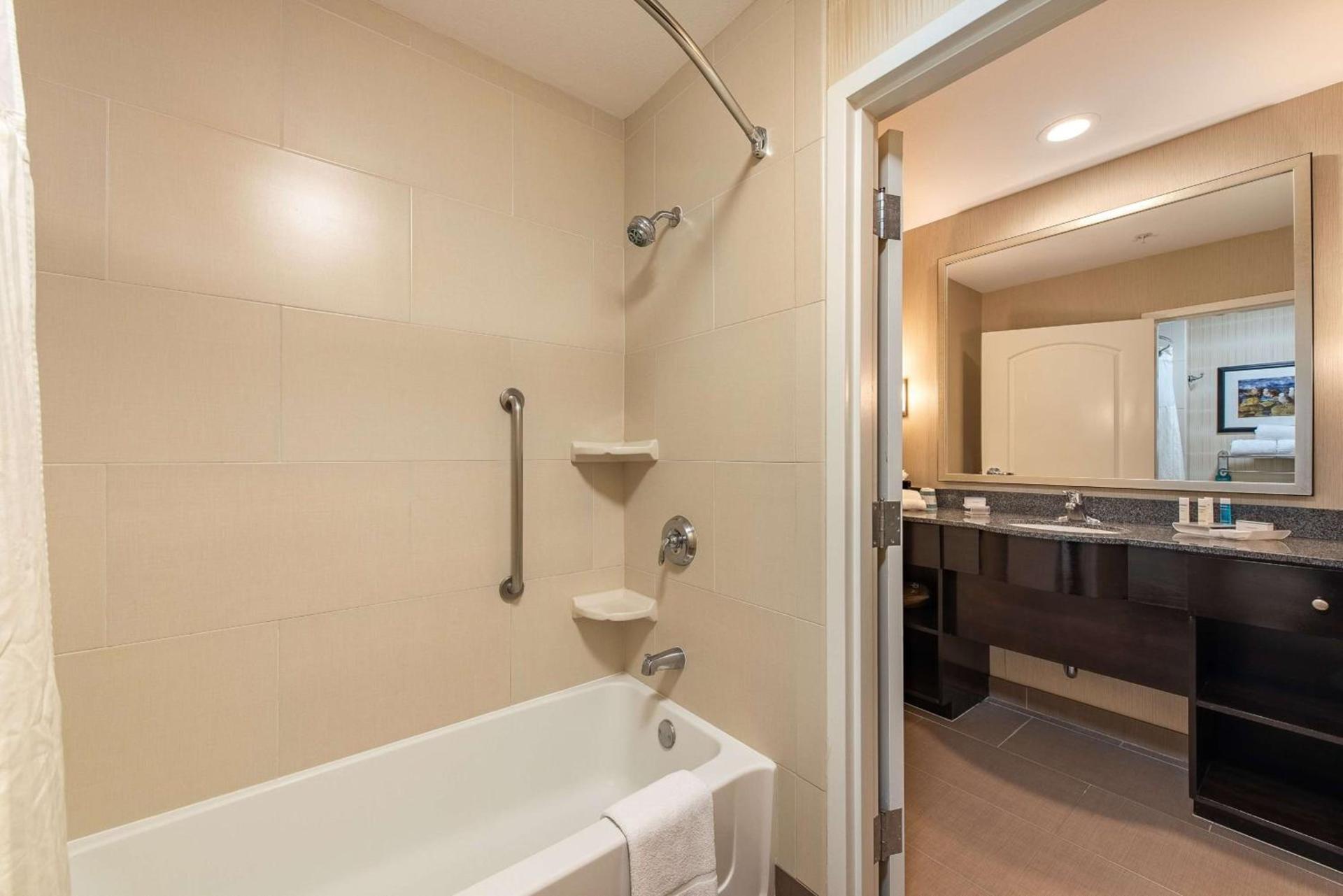 Homewood Suites by Hilton Oxnard/Camarillo photo 16